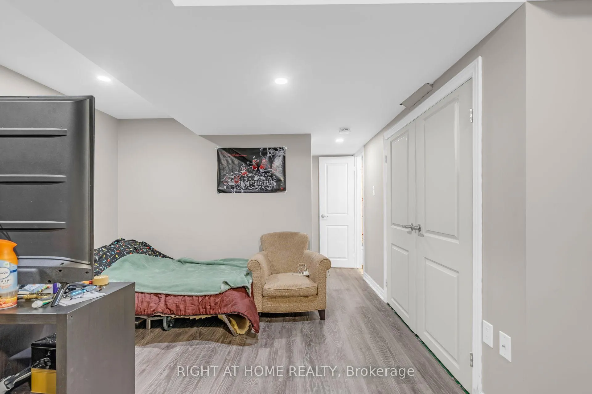 Photo 27 of 8 Donald Avenue, Toronto, Keelesdale-Eglinton West — HOMEH