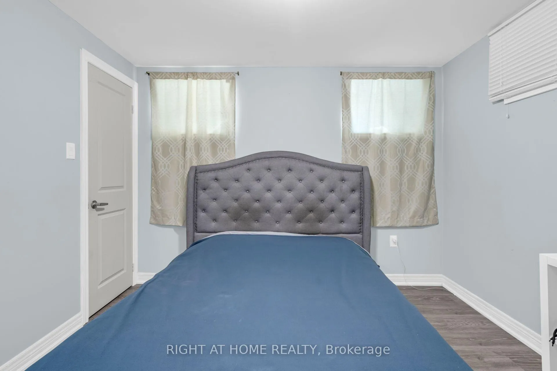 Photo 28 of 8 Donald Avenue, Toronto, Keelesdale-Eglinton West — HOMEH
