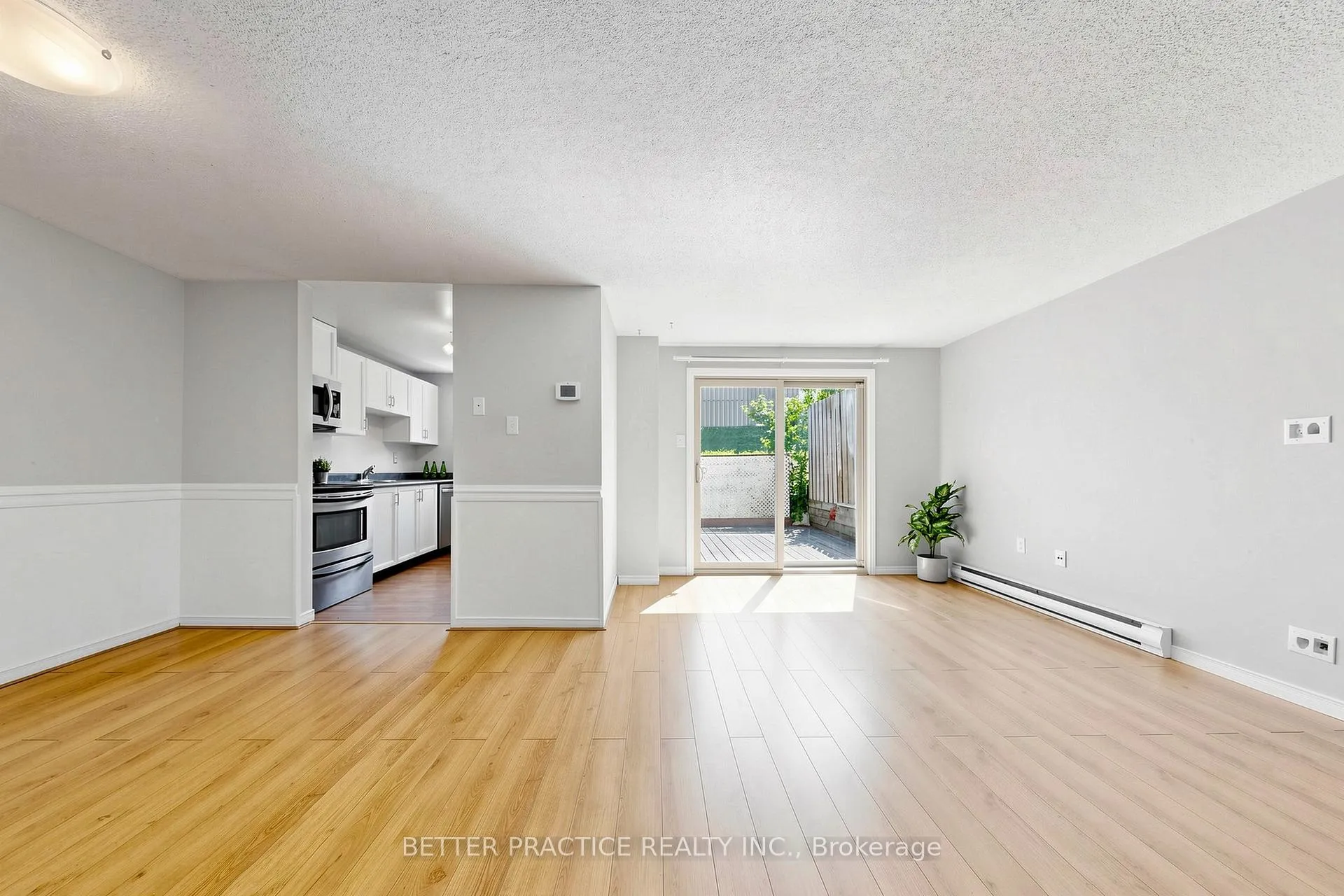 Photo 2 of 19 Sawmill Road, Barrie, Ardagh — HOMEH