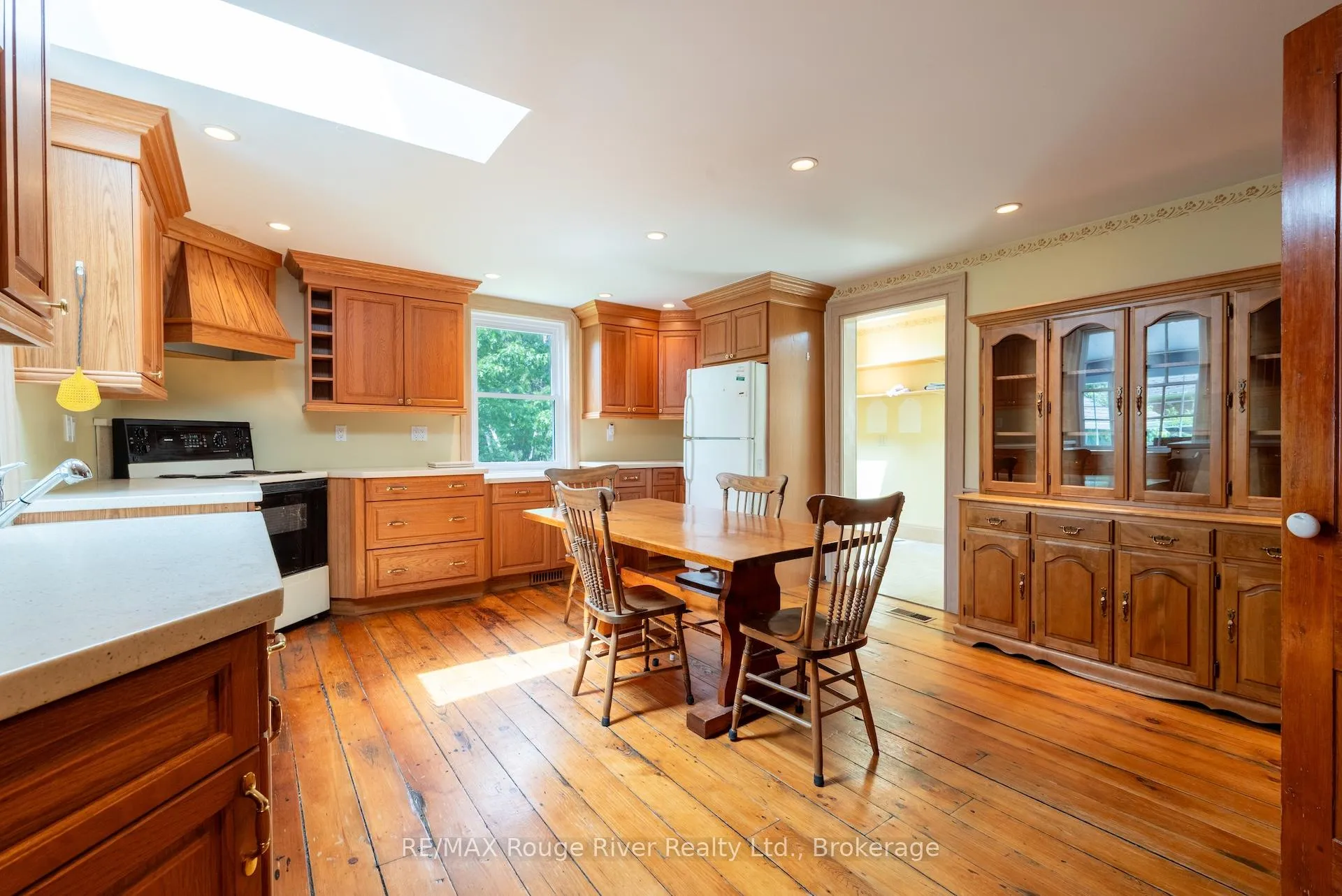 Photo 9 of 3784 Burnham Street N, Hamilton Township, Rural Hamilton — HOMEH