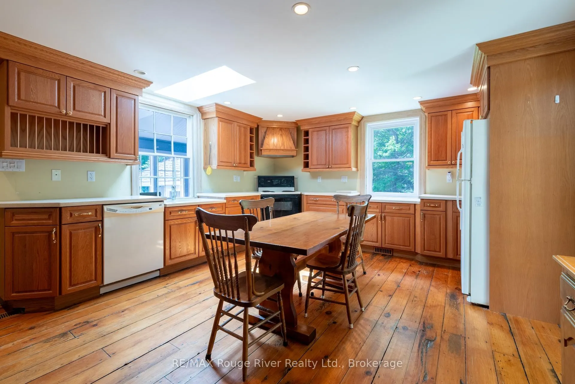Photo 10 of 3784 Burnham Street N, Hamilton Township, Rural Hamilton — HOMEH