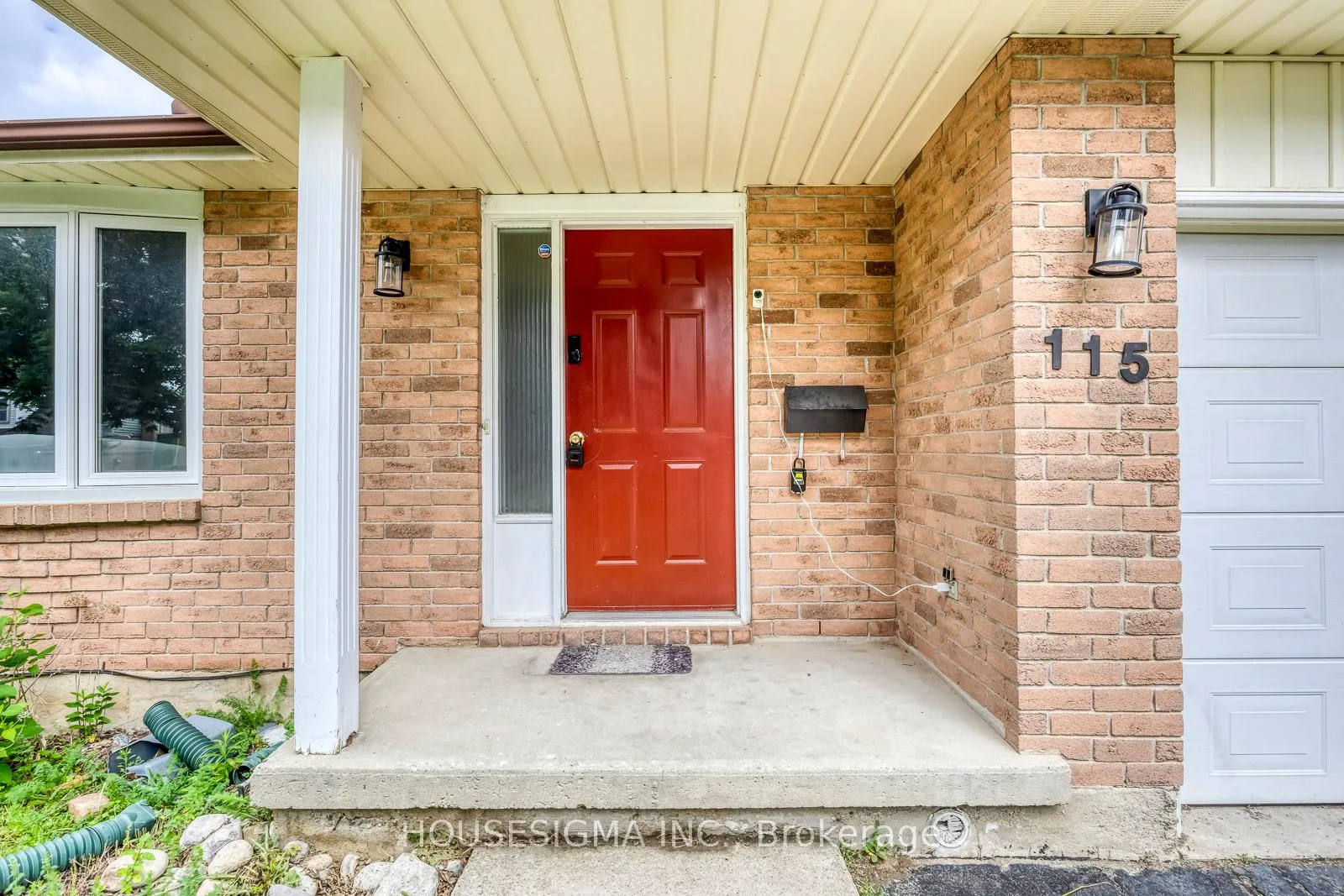 Photo 2 of 115 Scenic Wood Crescent, Kitchener, Stanley Park — HOMEH