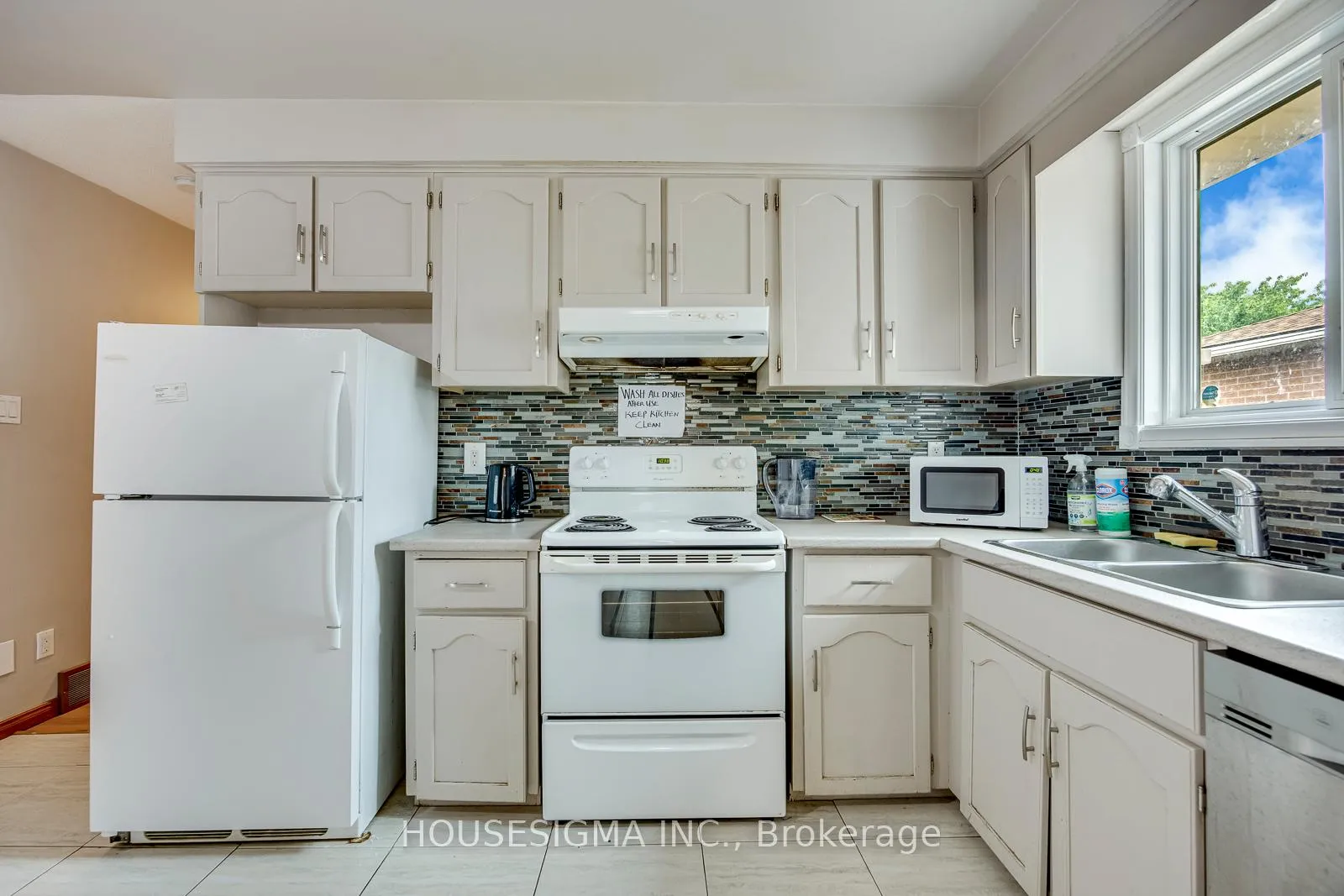Photo 11 of 115 Scenic Wood Crescent, Kitchener, Stanley Park — HOMEH
