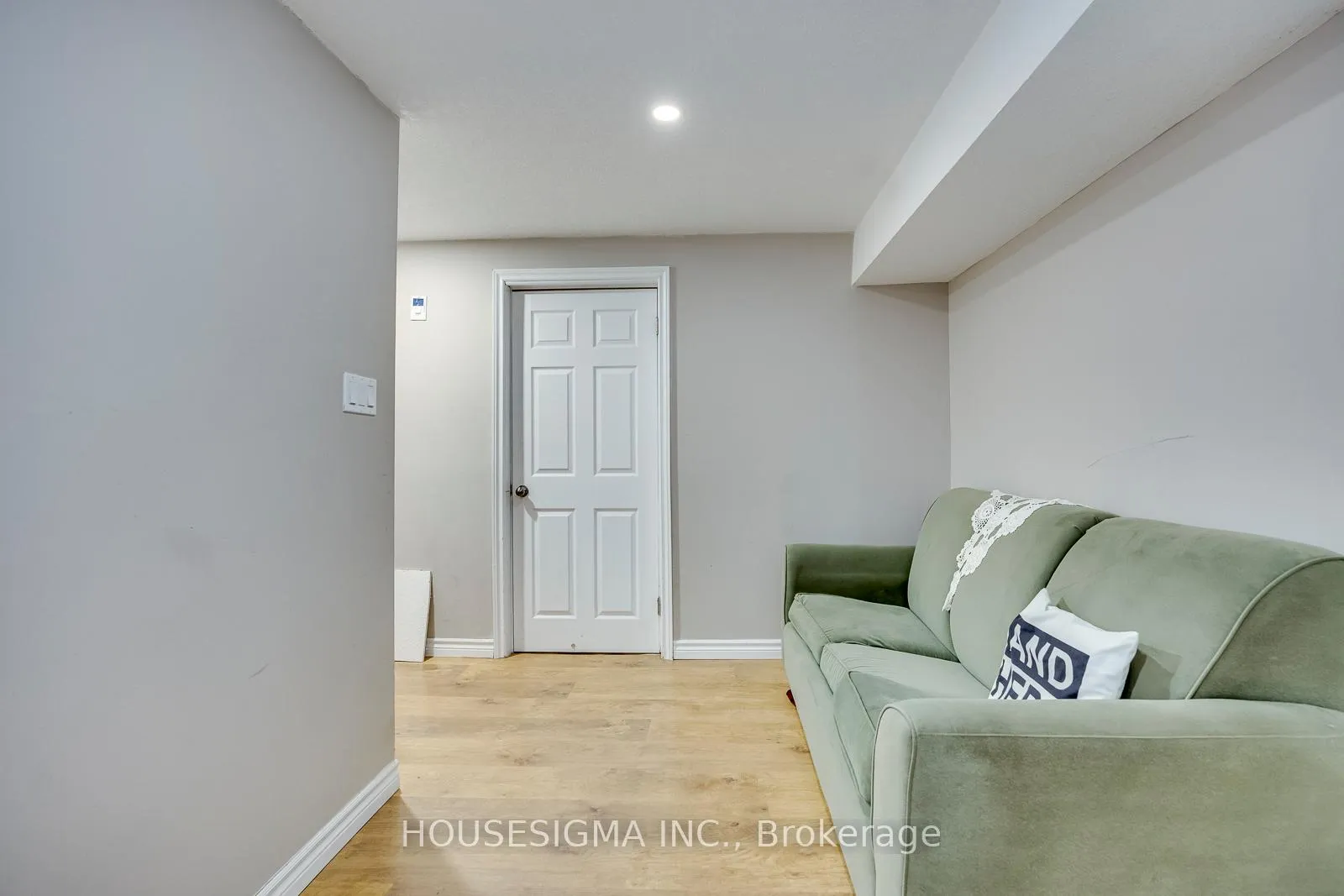 Photo 23 of 115 Scenic Wood Crescent, Kitchener, Stanley Park — HOMEH