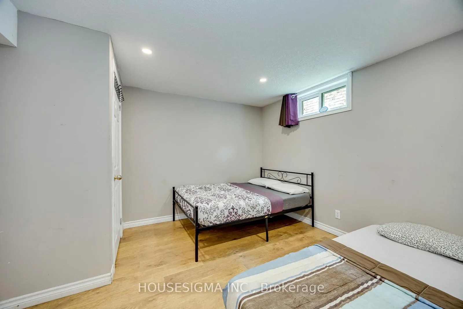 Photo 35 of 115 Scenic Wood Crescent, Kitchener, Stanley Park — HOMEH