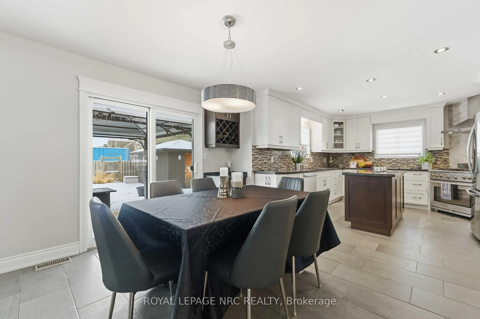 Photo 8 of 9 Woodgarden Court, St. Catharines, Lakeshore — HOMEH