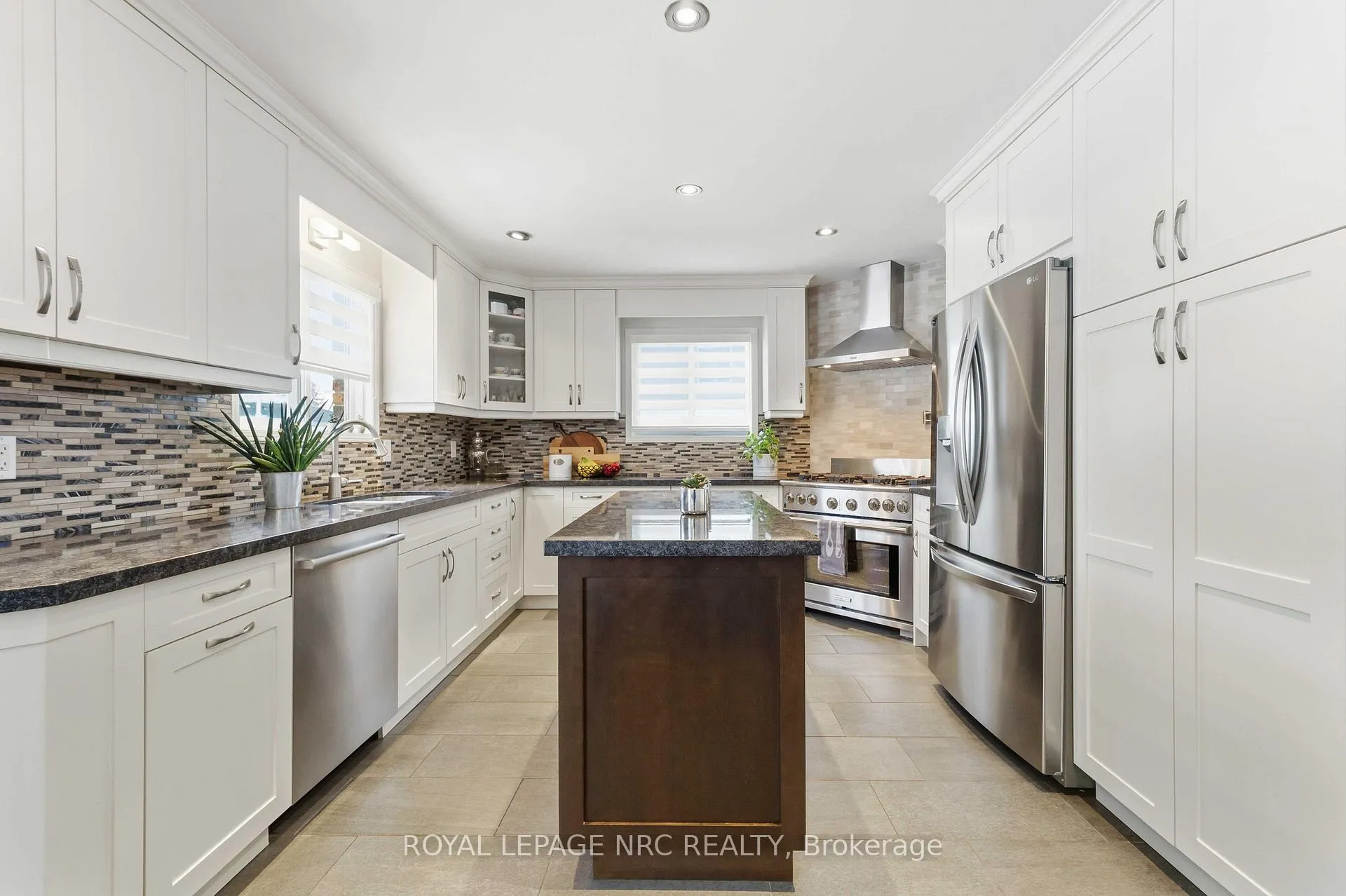Photo 10 of 9 Woodgarden Court, St. Catharines, Lakeshore — HOMEH