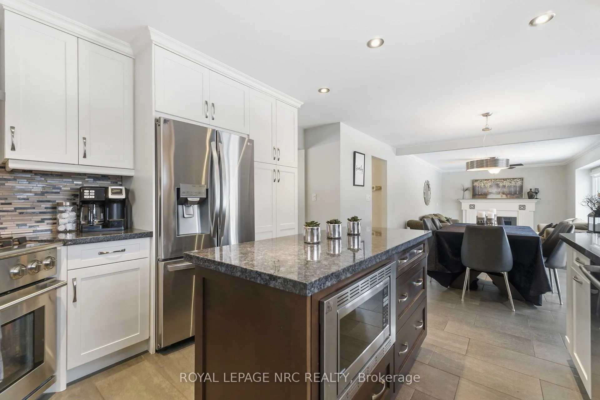 Photo 11 of 9 Woodgarden Court, St. Catharines, Lakeshore — HOMEH