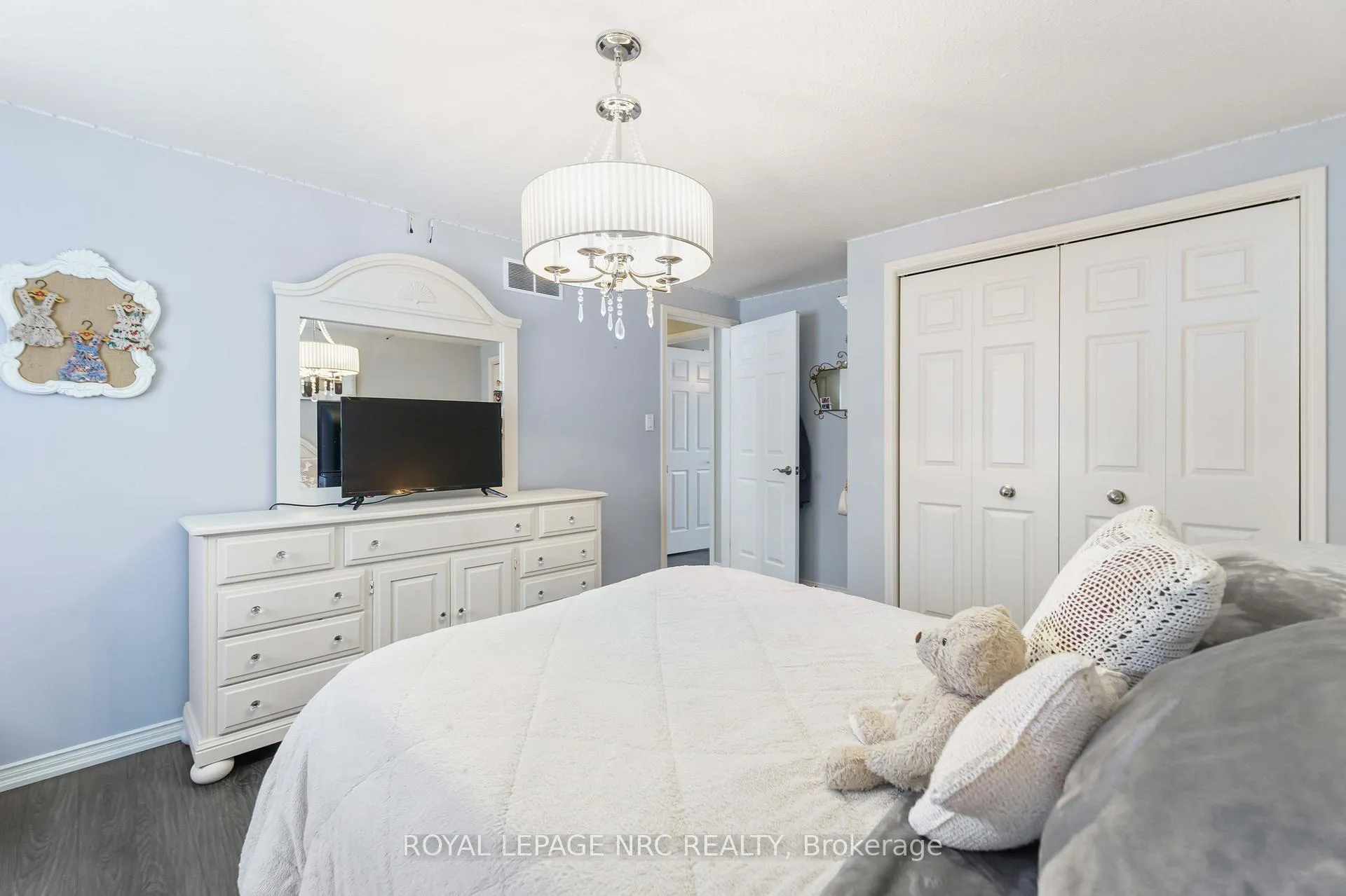 Photo 19 of 9 Woodgarden Court, St. Catharines, Lakeshore — HOMEH