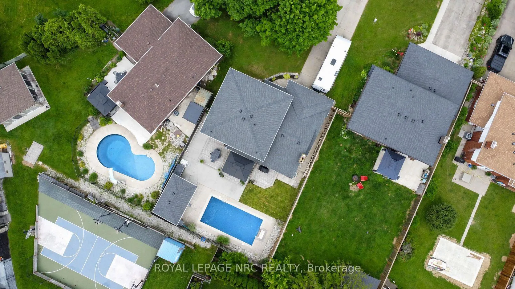 Photo 36 of 9 Woodgarden Court, St. Catharines, Lakeshore — HOMEH