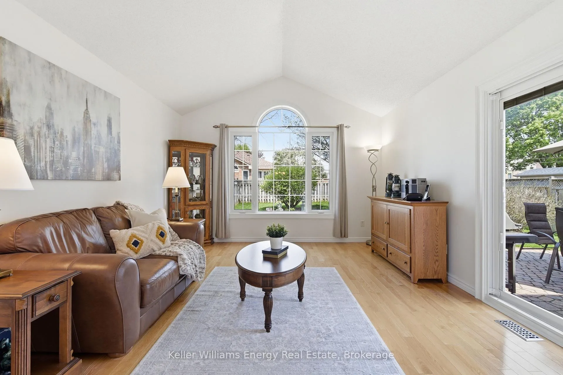 Photo 15 of 18 Arran Court, Clarington, Courtice — HOMEH