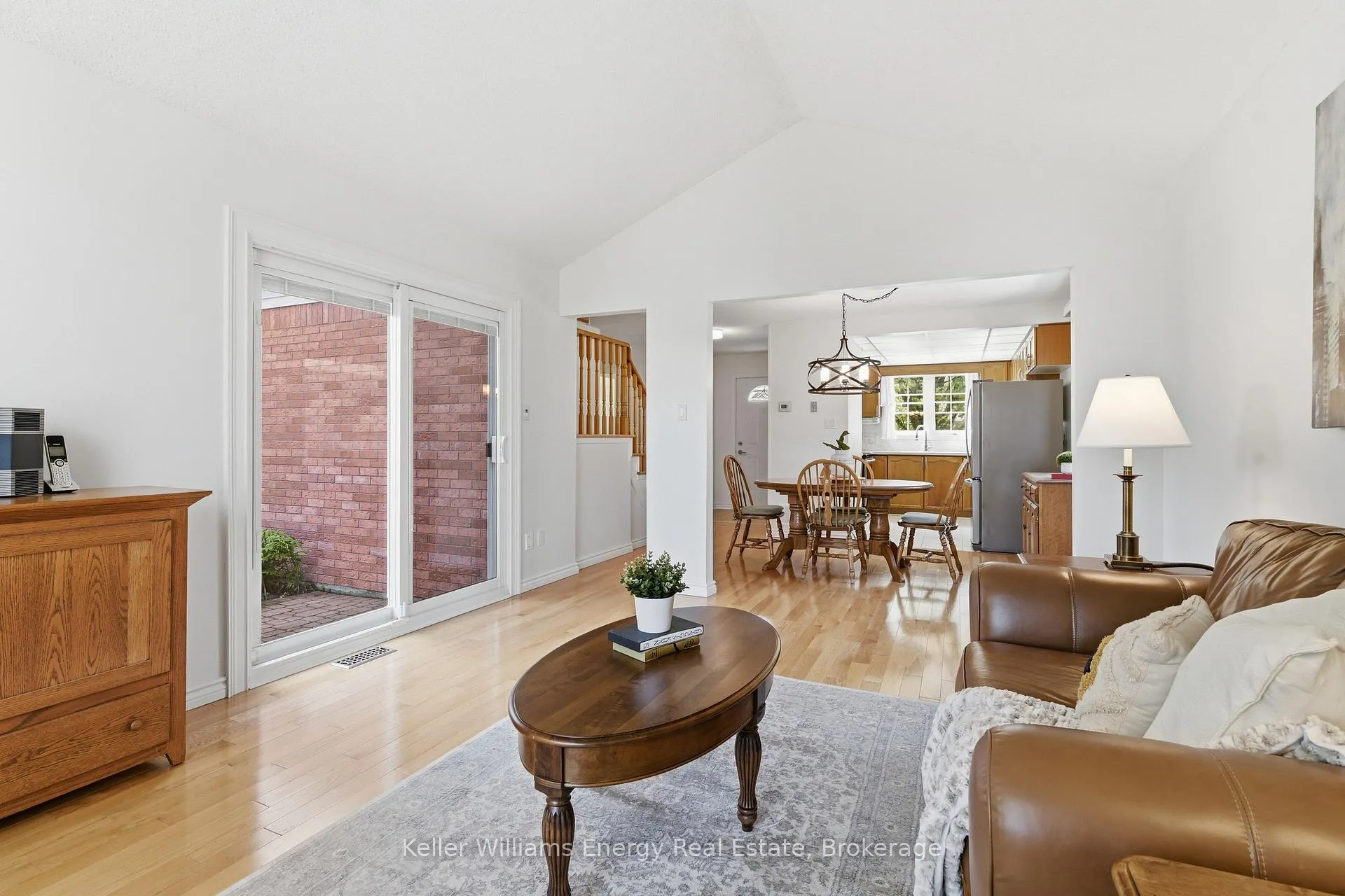 Photo 17 of 18 Arran Court, Clarington, Courtice — HOMEH