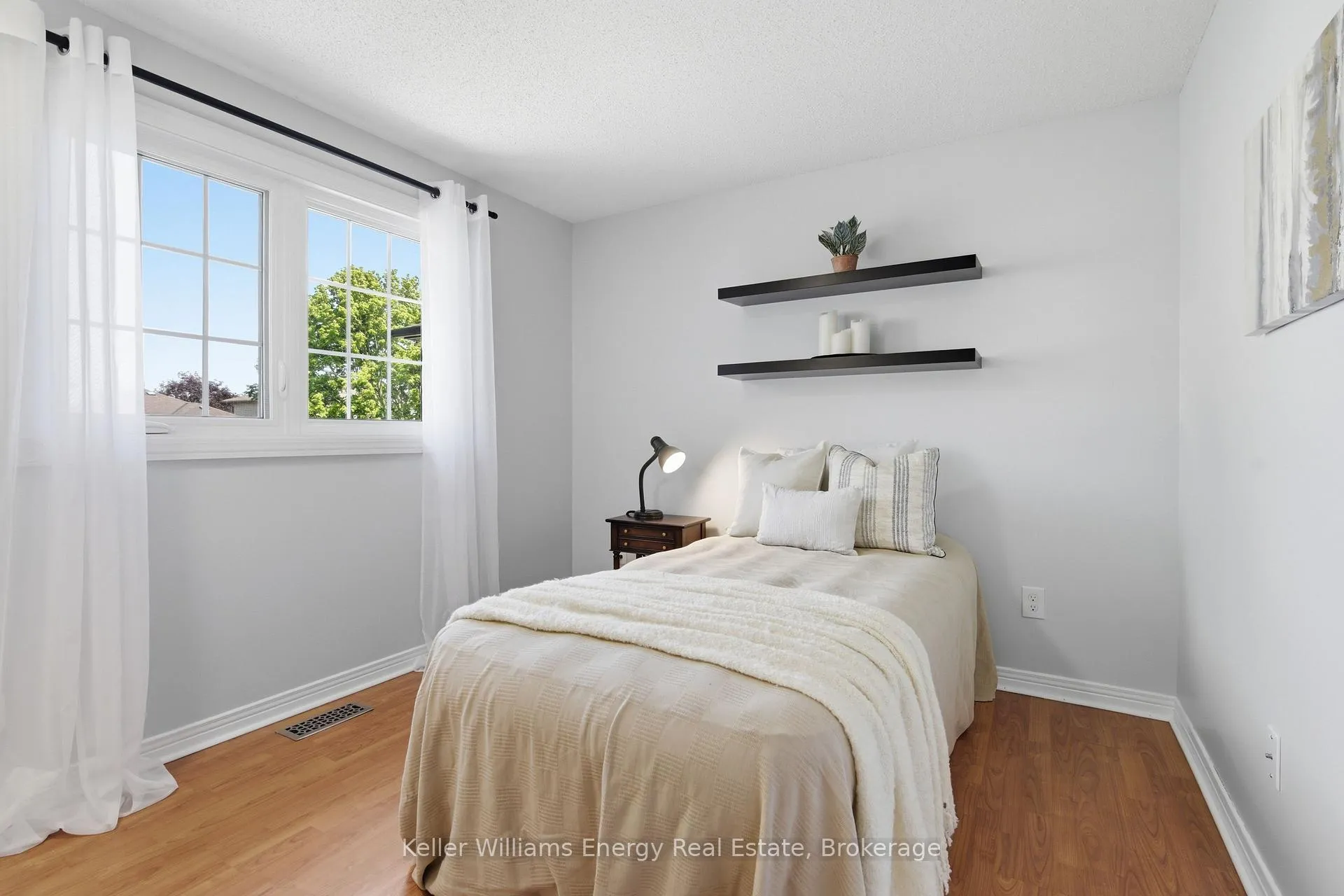 Photo 18 of 18 Arran Court, Clarington, Courtice — HOMEH