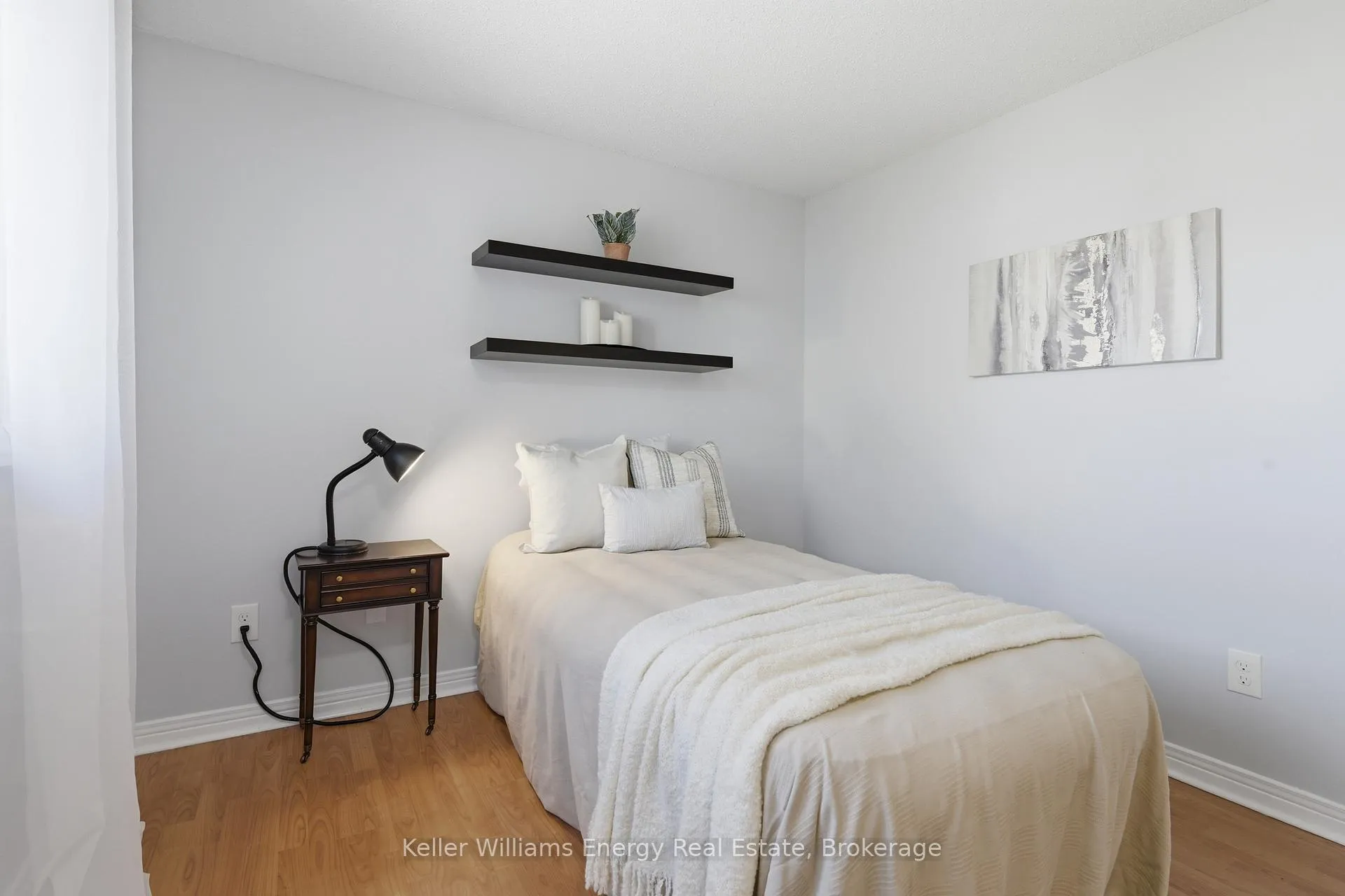 Photo 19 of 18 Arran Court, Clarington, Courtice — HOMEH