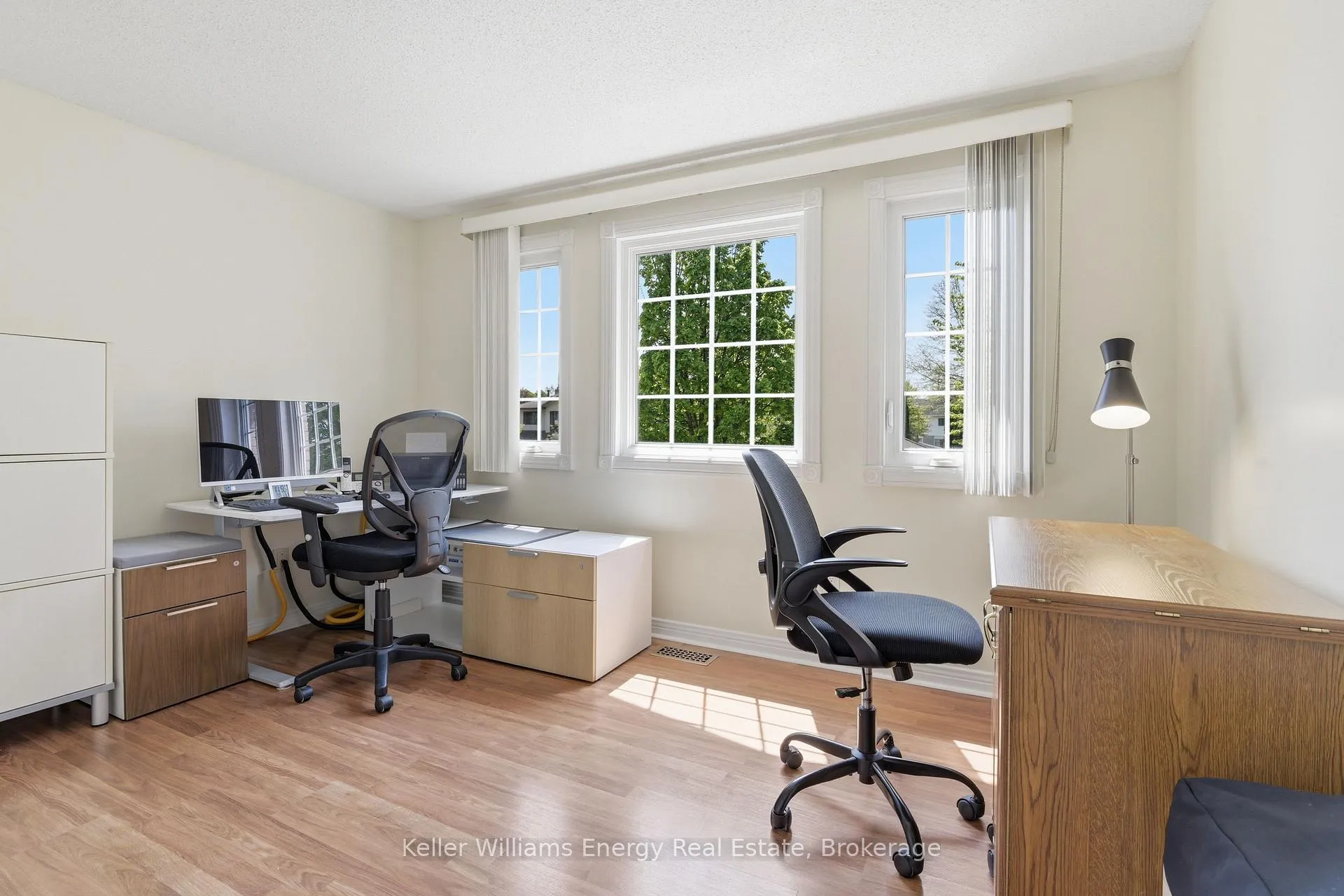 Photo 21 of 18 Arran Court, Clarington, Courtice — HOMEH