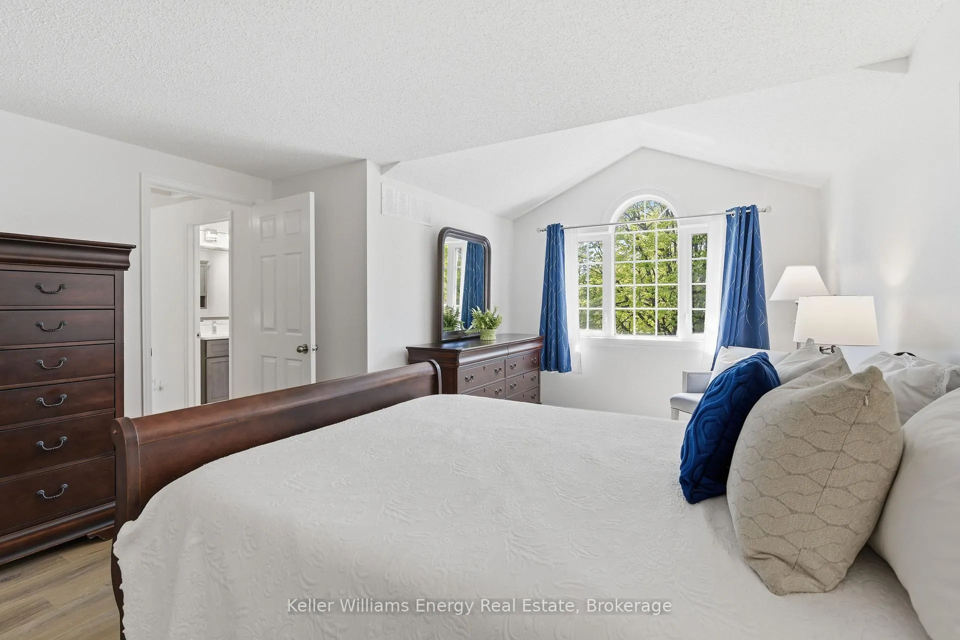 Photo 26 of 18 Arran Court, Clarington, Courtice — HOMEH