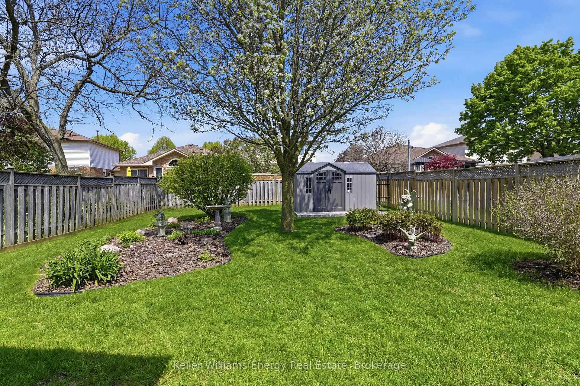 Photo 34 of 18 Arran Court, Clarington, Courtice — HOMEH