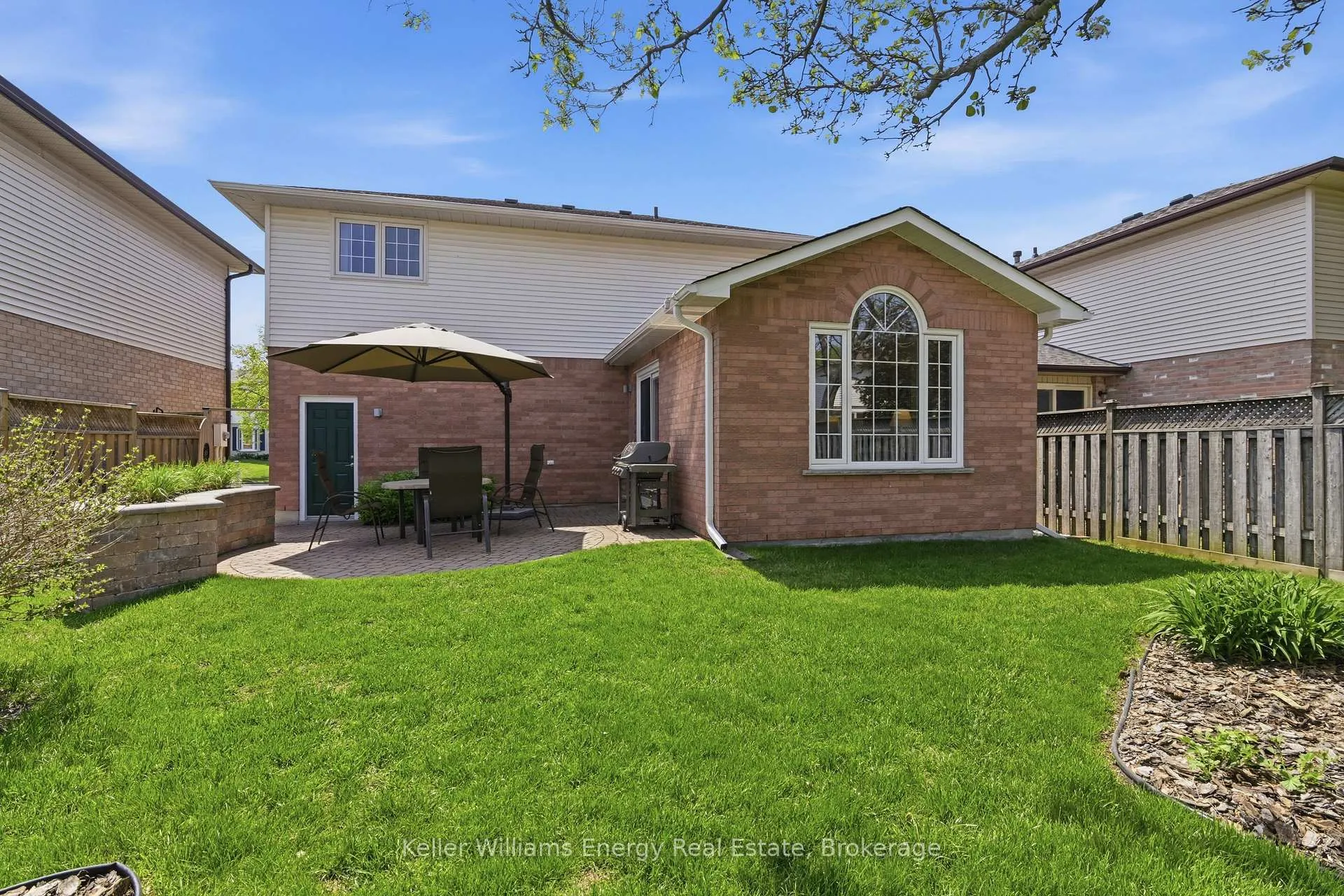 Photo 36 of 18 Arran Court, Clarington, Courtice — HOMEH