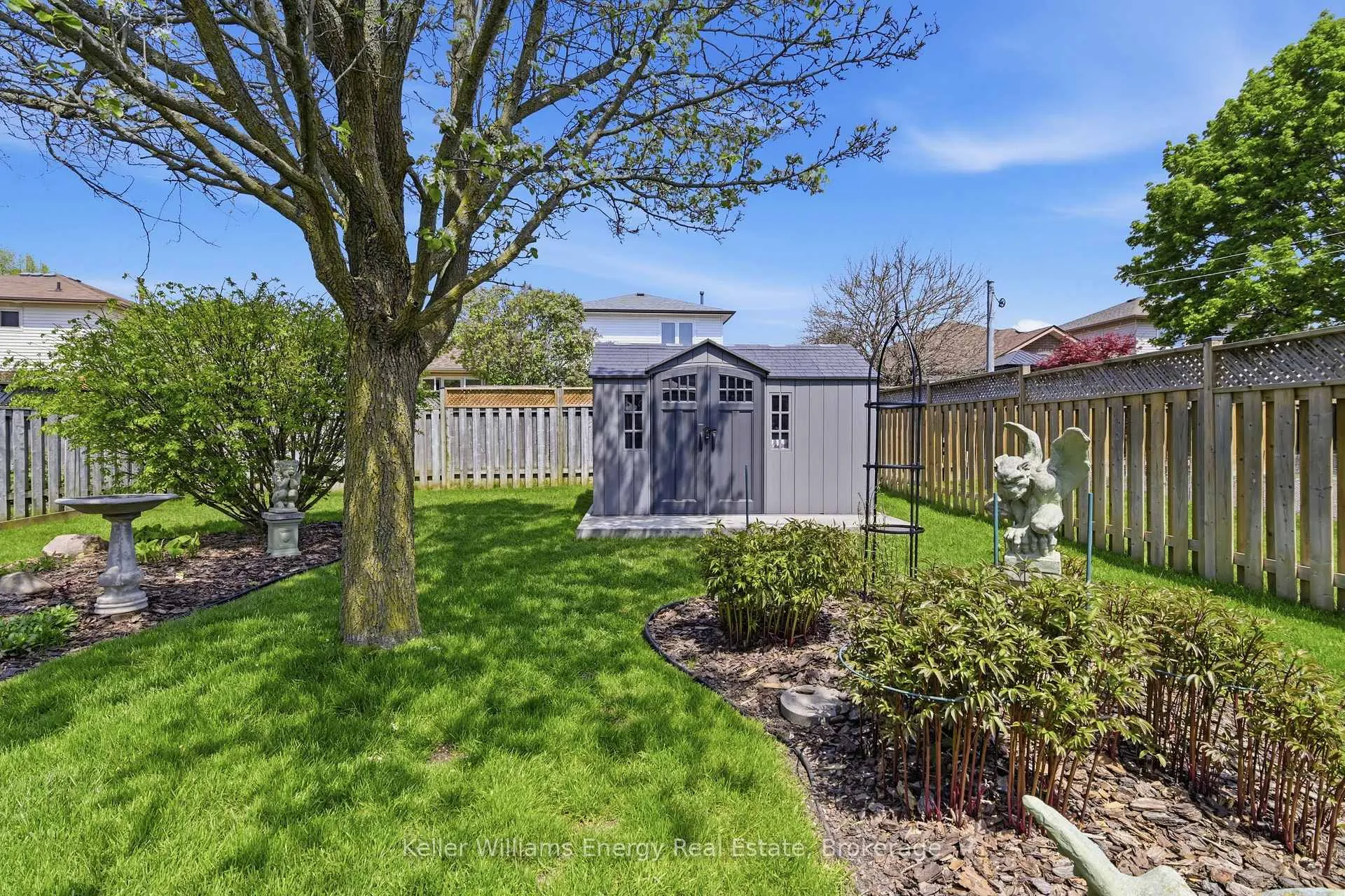 Photo 38 of 18 Arran Court, Clarington, Courtice — HOMEH