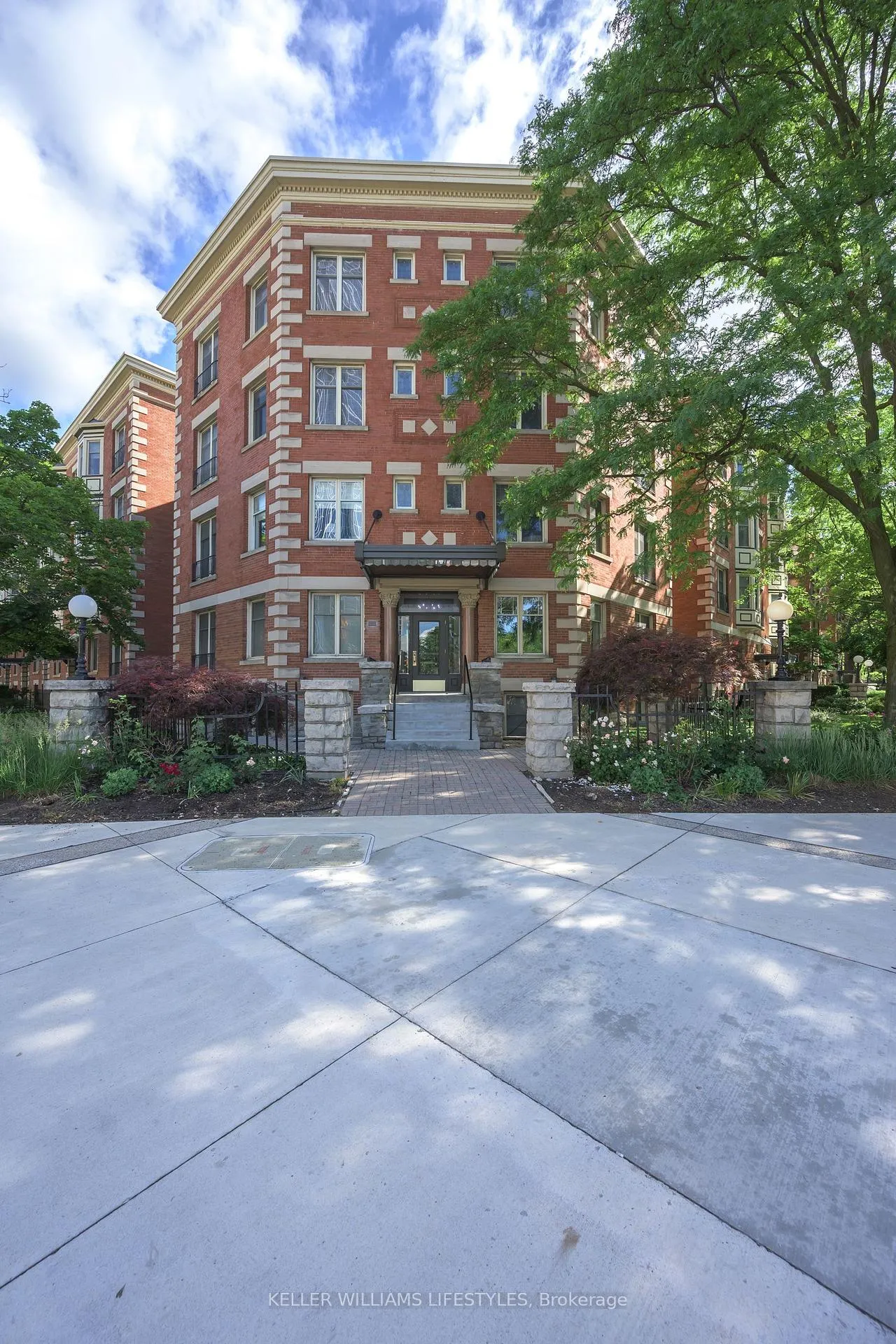 Front of Unit 205, 460 Wellington Street
