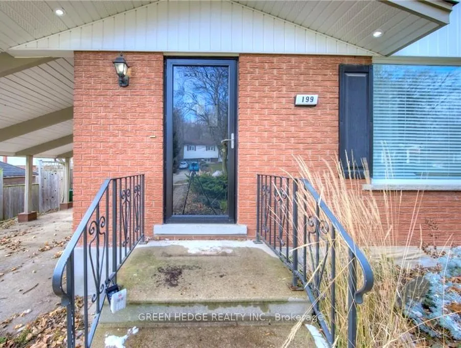 Photo 2 of 199 Dixie Crescent, Waterloo — HOMEH