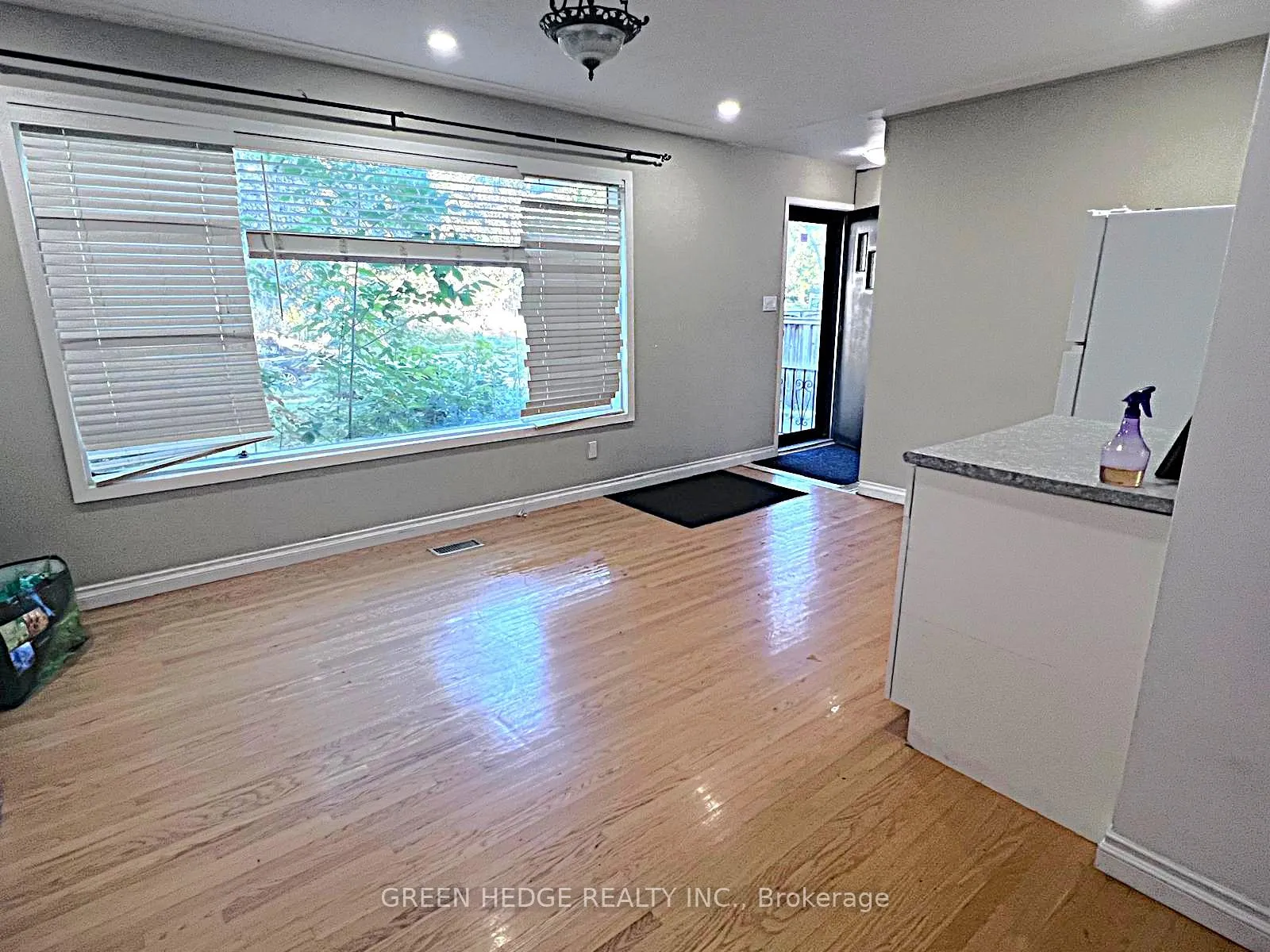 Photo 7 of 199 Dixie Crescent, Waterloo — HOMEH