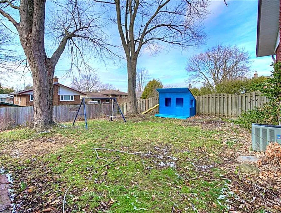 Photo 14 of 199 Dixie Crescent, Waterloo — HOMEH