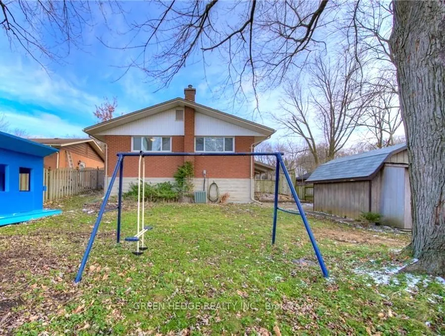 Photo 15 of 199 Dixie Crescent, Waterloo — HOMEH