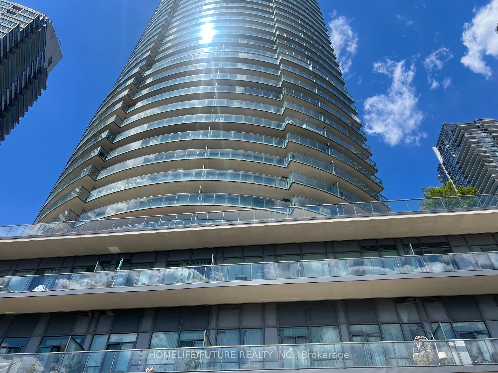 Front of Unit 403, 2230 Lake Shore Boulevard W