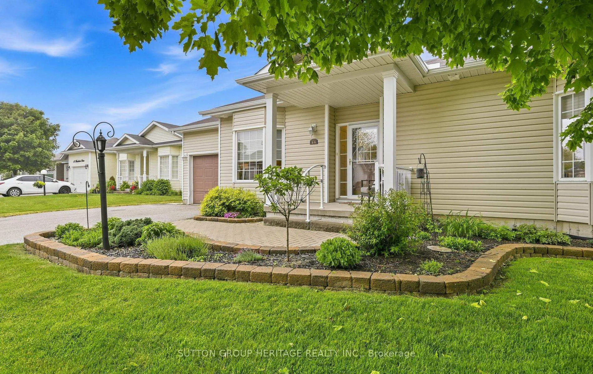Photo 1 of 14 Heatherlea Drive, Clarington, Bowmanville — HOMEH