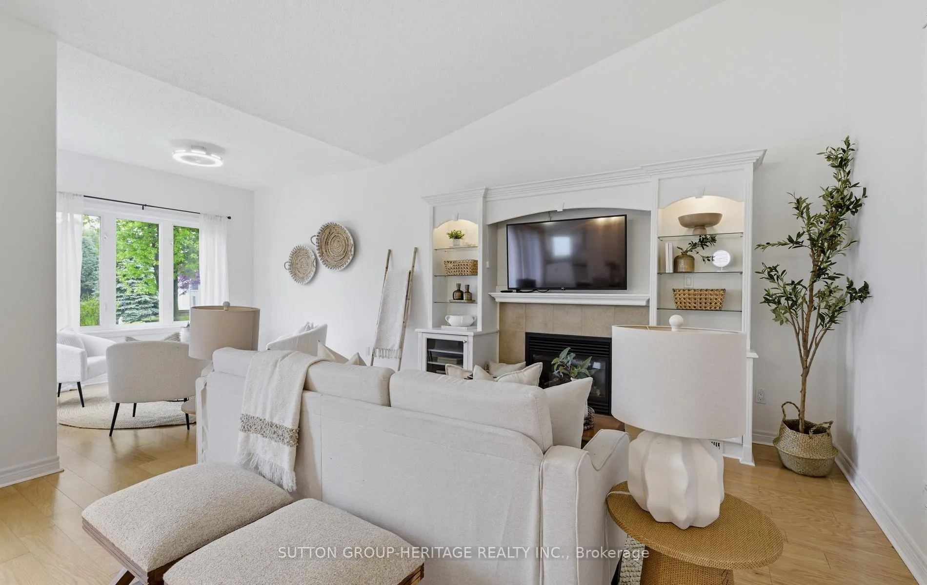 Photo 7 of 14 Heatherlea Drive, Clarington, Bowmanville — HOMEH