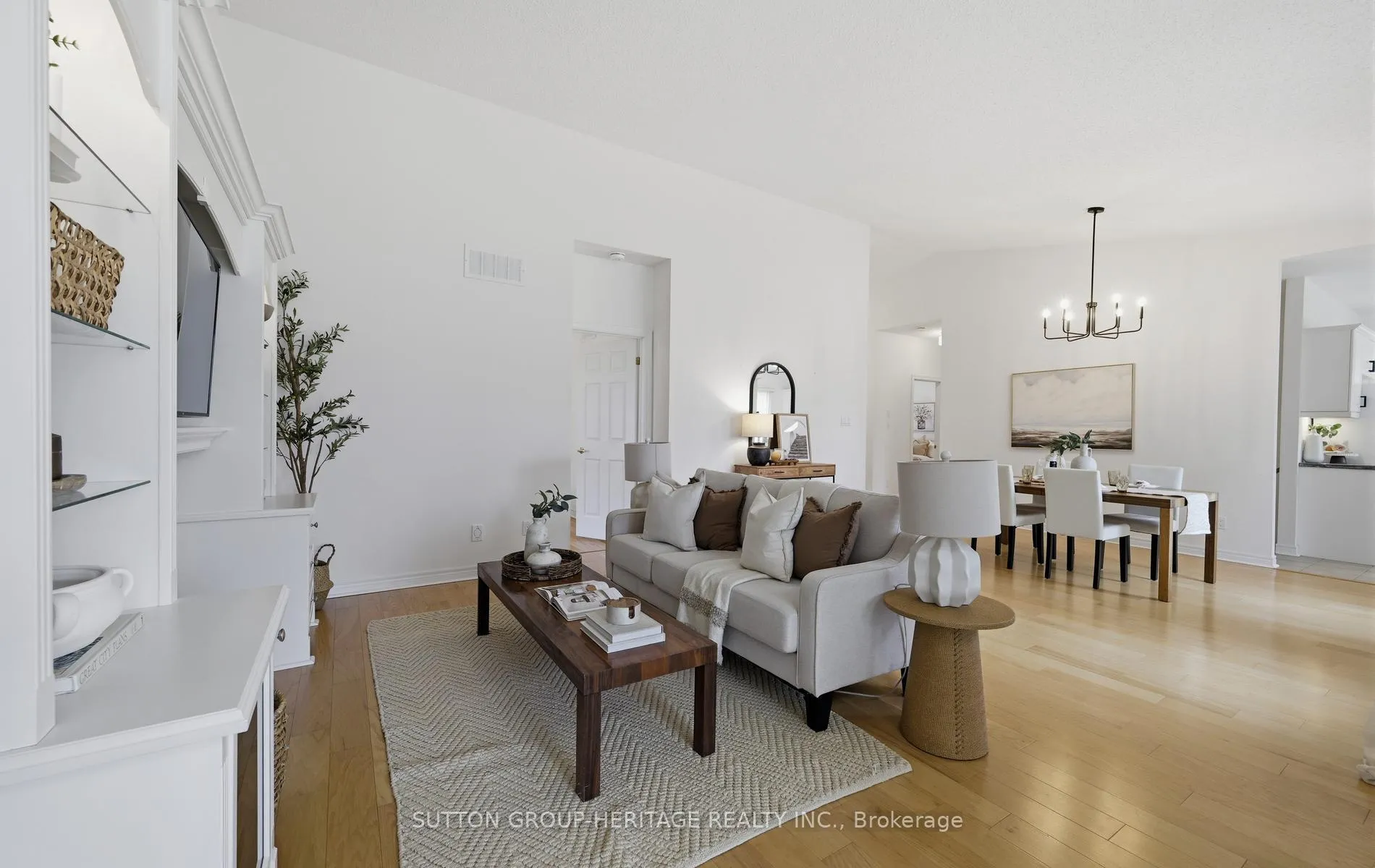Photo 13 of 14 Heatherlea Drive, Clarington, Bowmanville — HOMEH