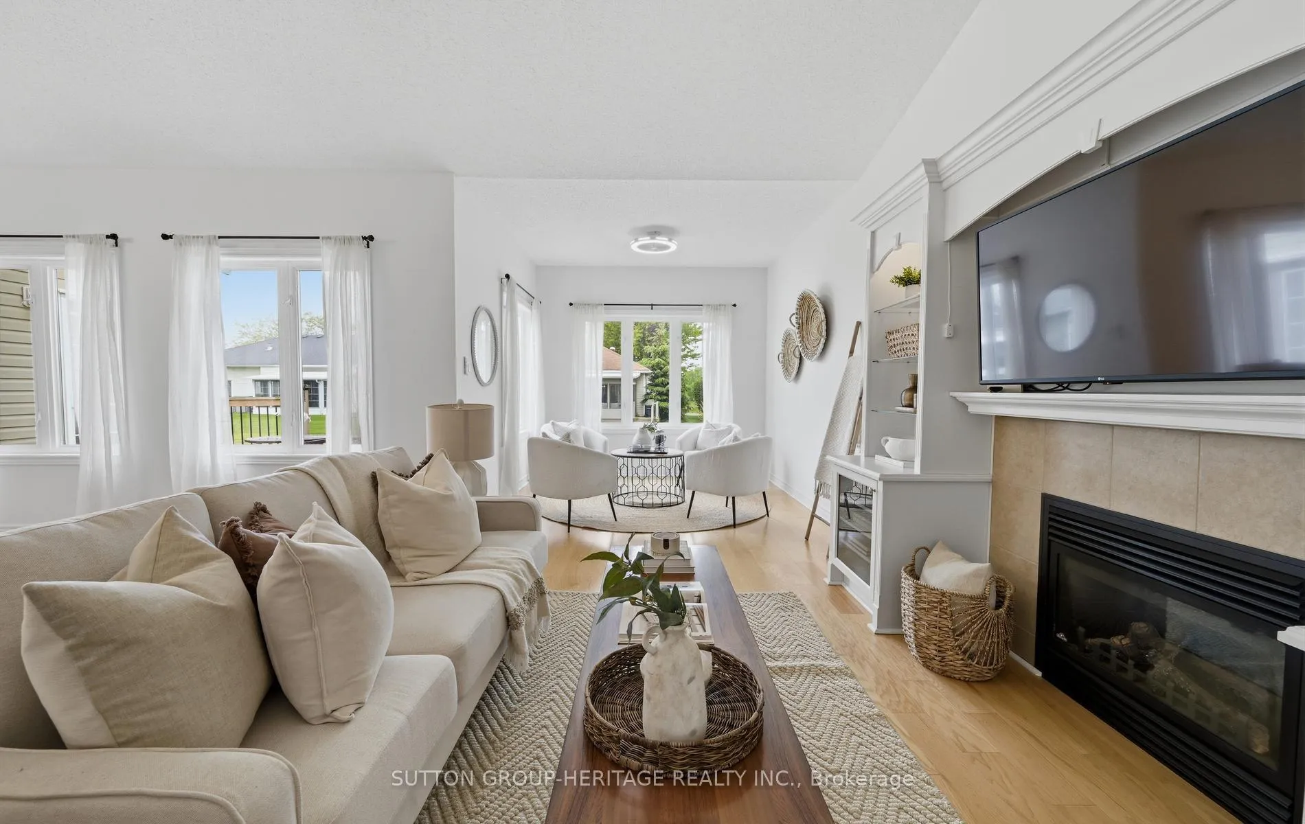 Photo 14 of 14 Heatherlea Drive, Clarington, Bowmanville — HOMEH