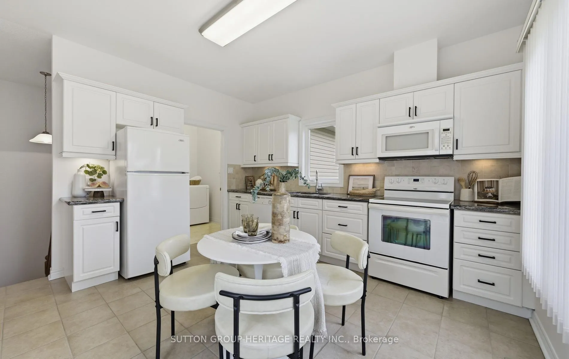Photo 15 of 14 Heatherlea Drive, Clarington, Bowmanville — HOMEH