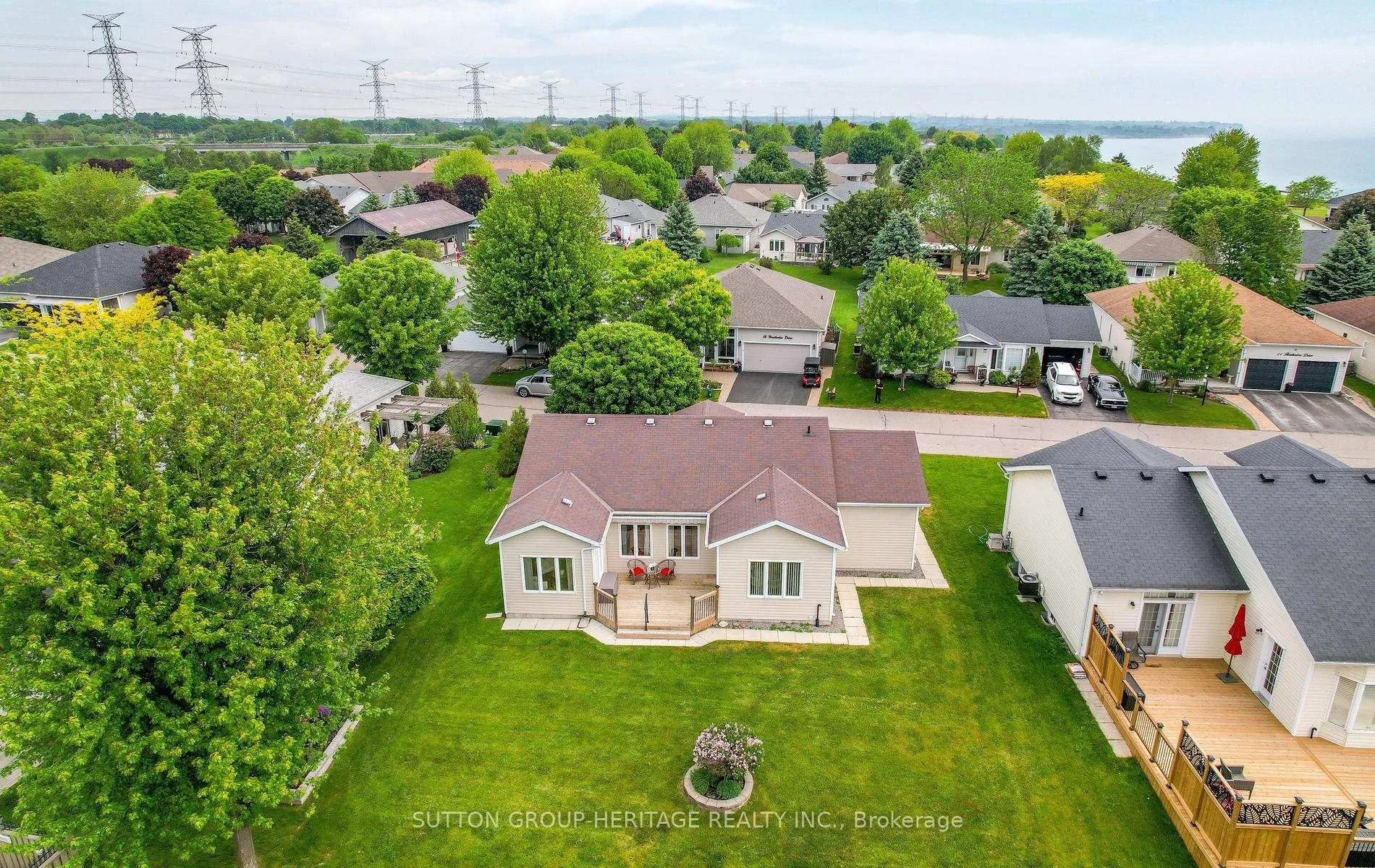 Photo 32 of 14 Heatherlea Drive, Clarington, Bowmanville — HOMEH