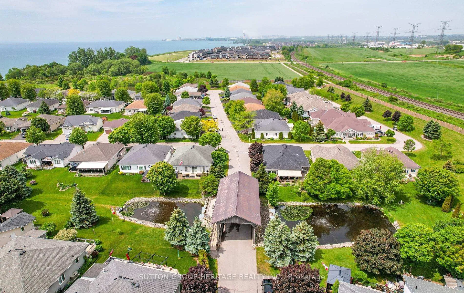 Photo 33 of 14 Heatherlea Drive, Clarington, Bowmanville — HOMEH