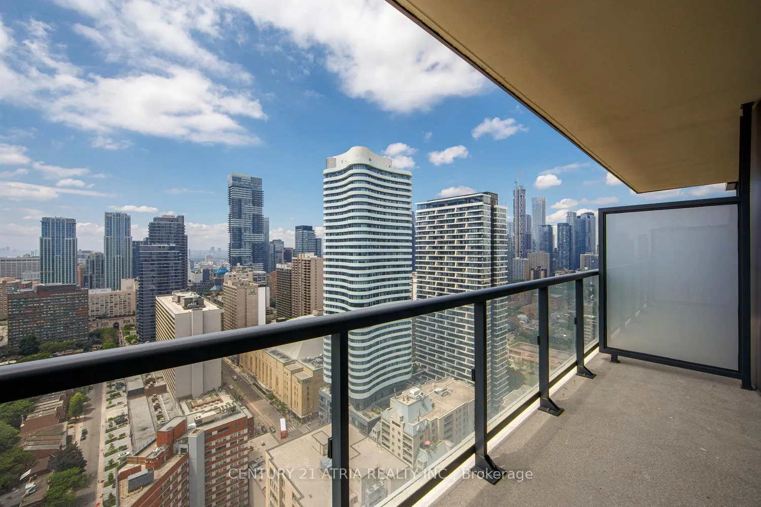 Photo 5 of Unit 3204, 308 Jarvis Street, Toronto, Waterfront Communities — HOMEH