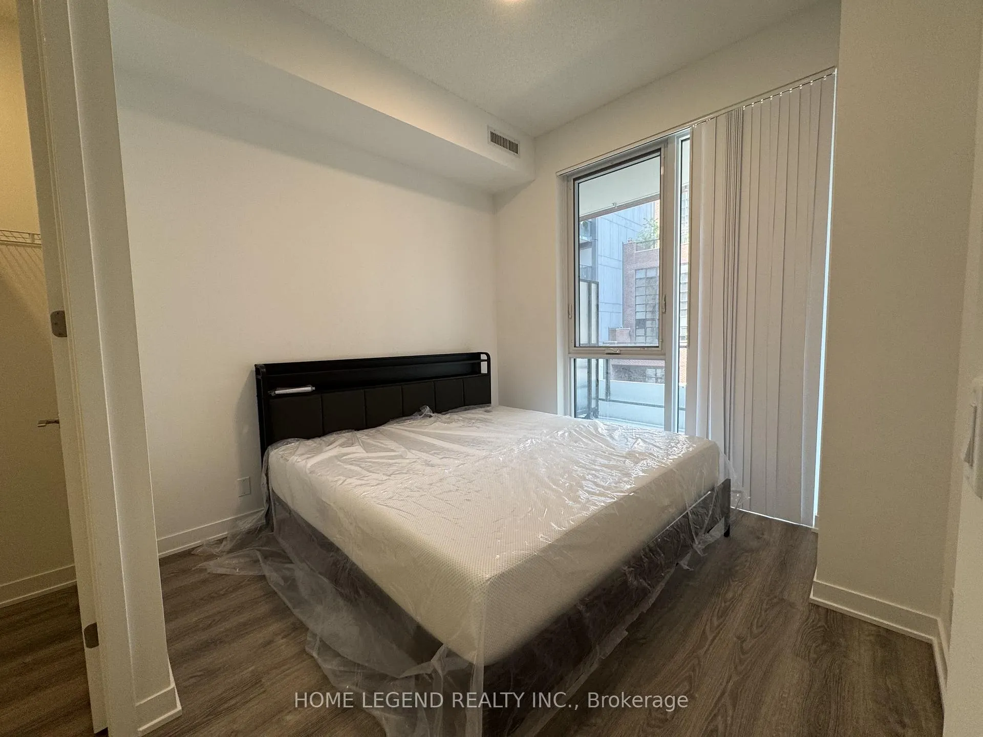 Photo 5 of Unit 503, 180 Front Street E, Toronto, Moss Park — HOMEH