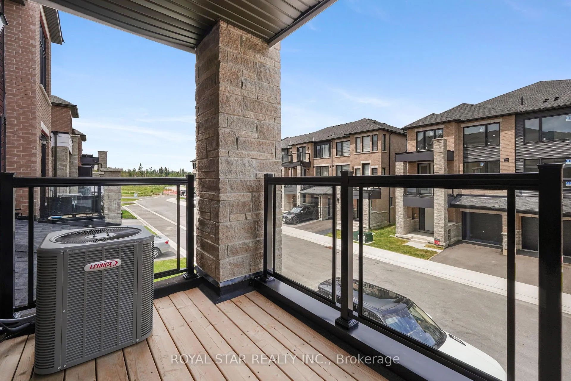 Photo 16 of 13 Red Maple Lane, Barrie, Innis-Shore — HOMEH