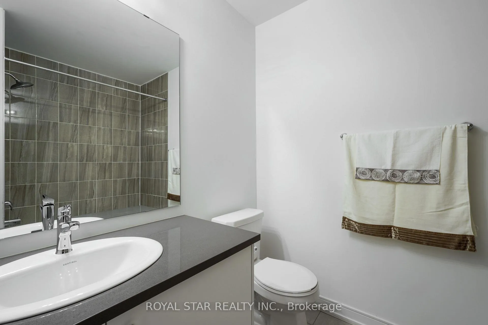 Photo 25 of 13 Red Maple Lane, Barrie, Innis-Shore — HOMEH