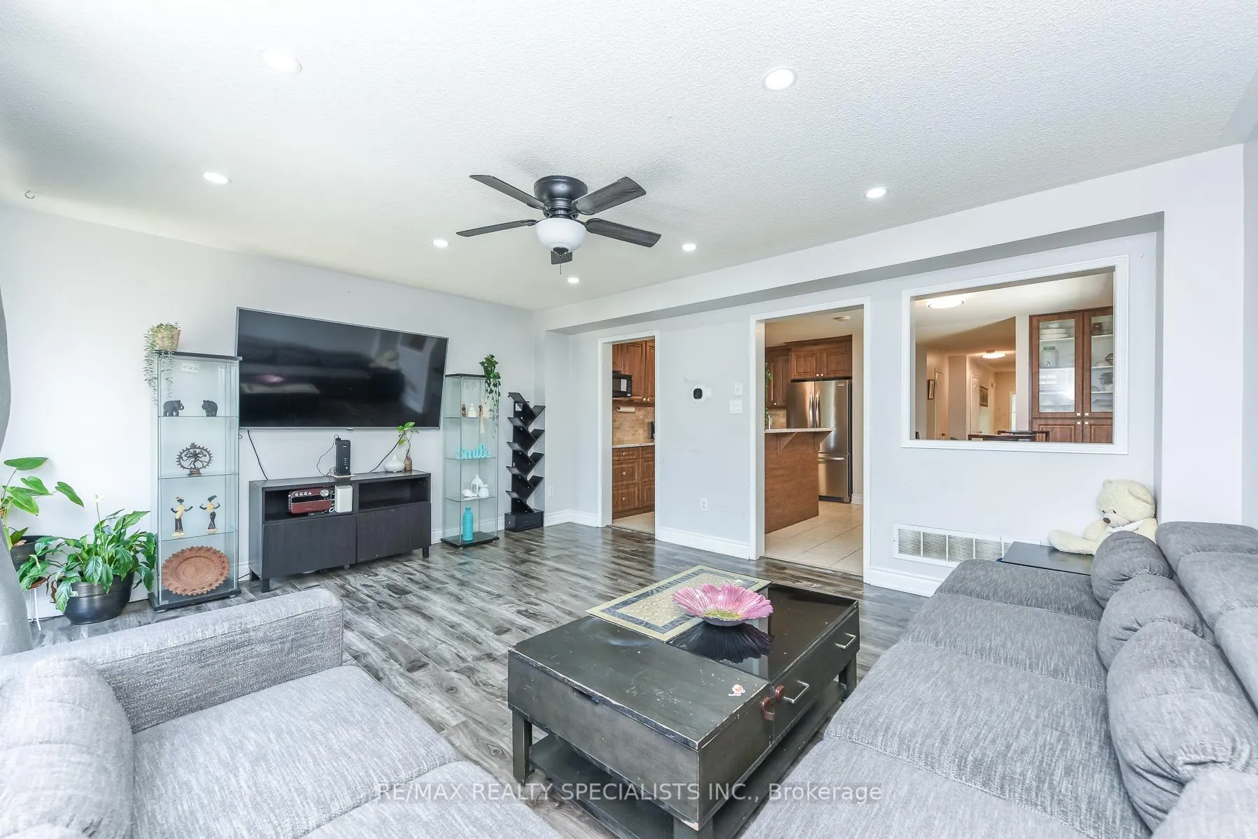 Photo 10 of 27 Rotunda Street, Brampton, Fletcher's Creek Village — HOMEH