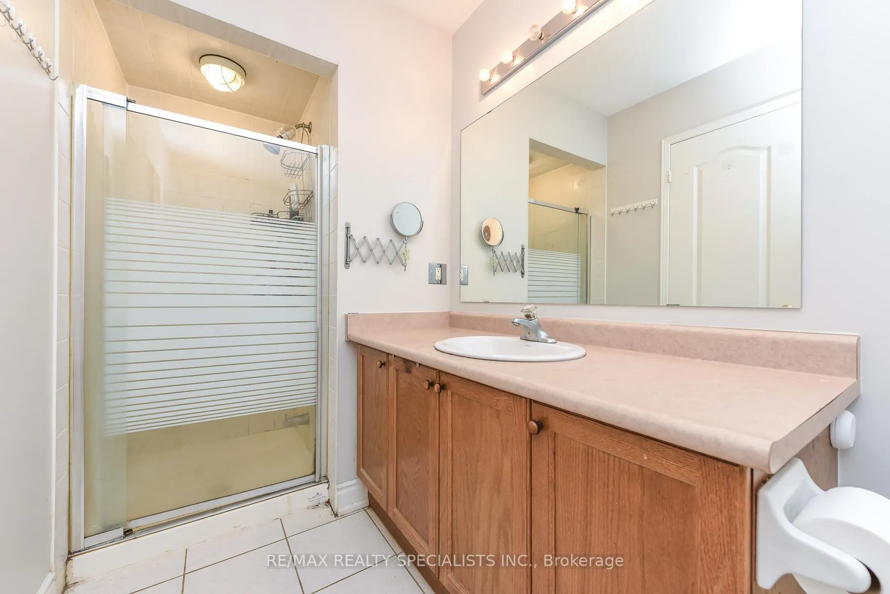 Photo 23 of 27 Rotunda Street, Brampton, Fletcher's Creek Village — HOMEH