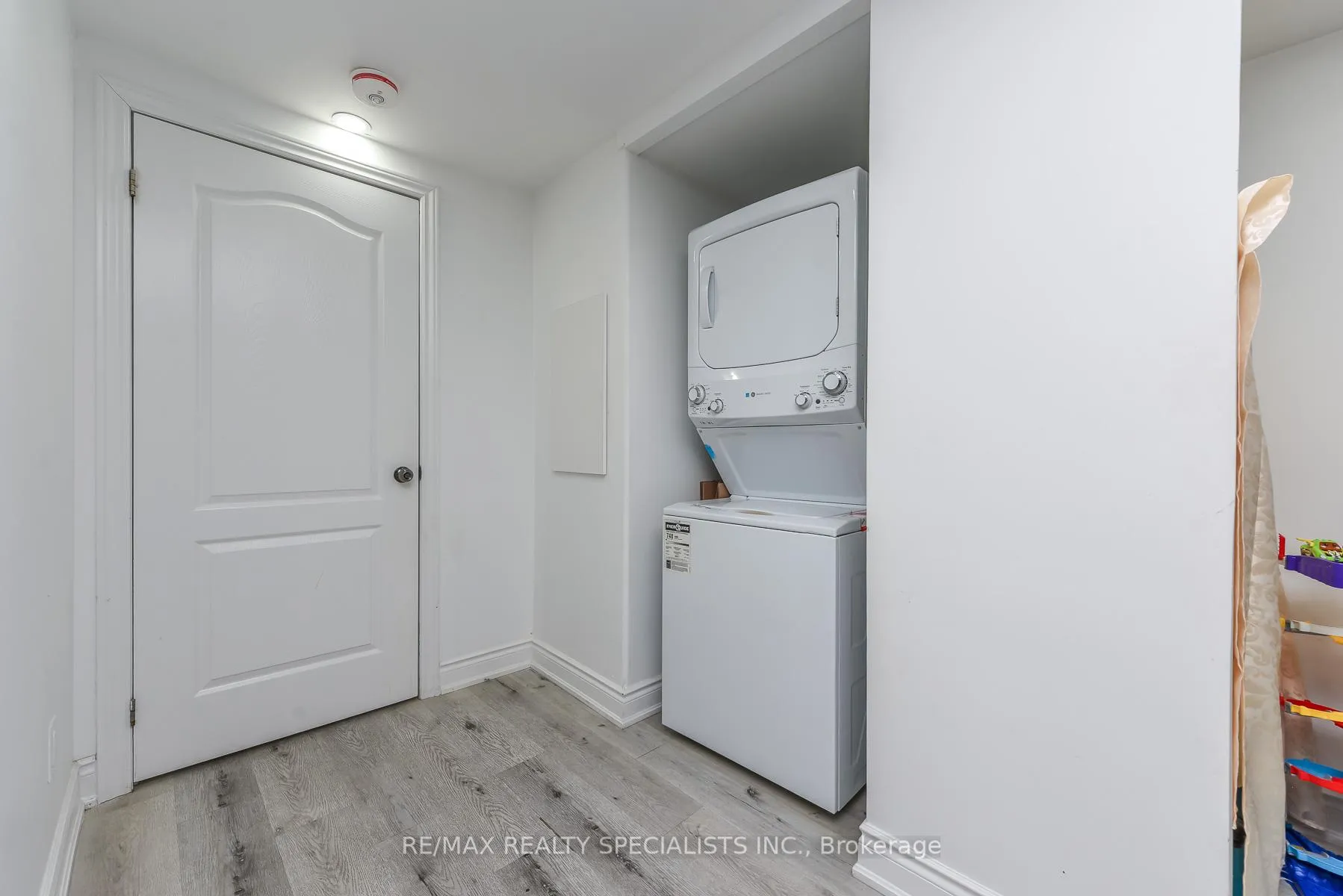 Photo 41 of 27 Rotunda Street, Brampton, Fletcher's Creek Village — HOMEH