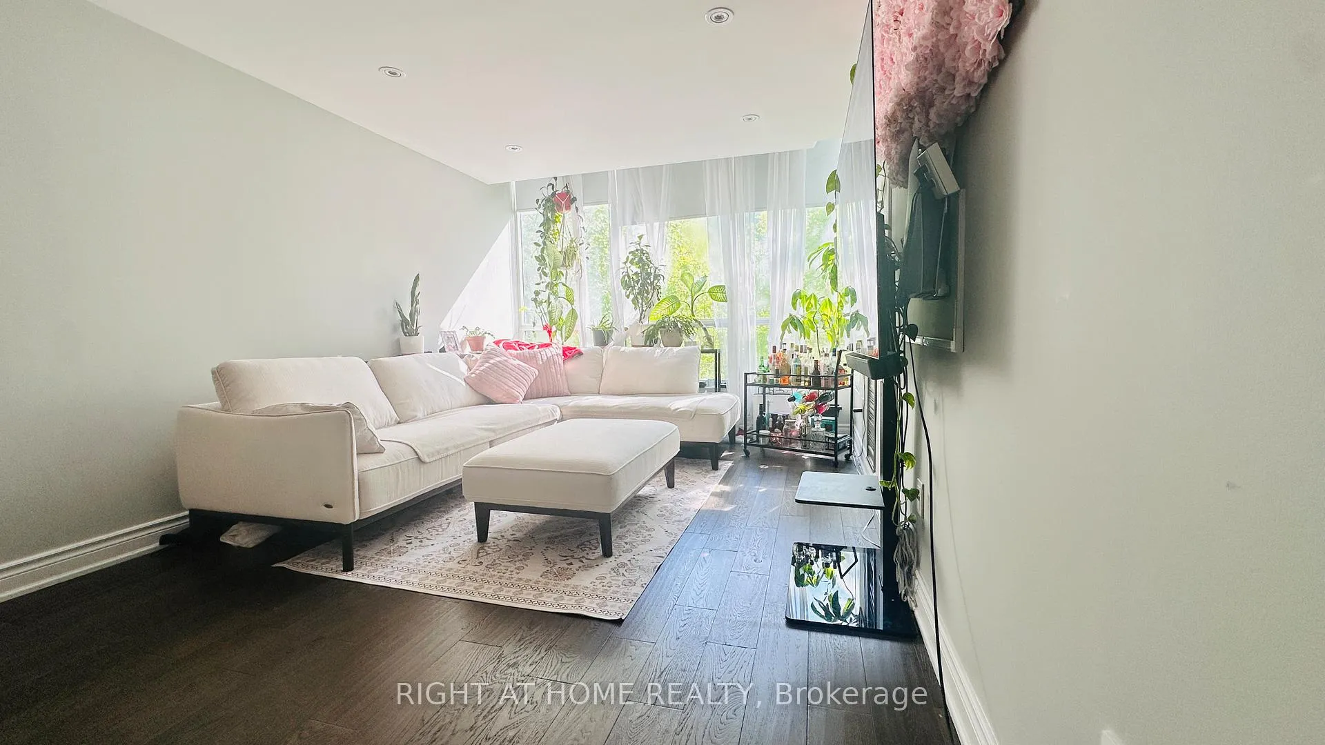 Photo 3 of Unit 209, 3050 Ellesmere Road, Scarborough, Morningside — HOMEH