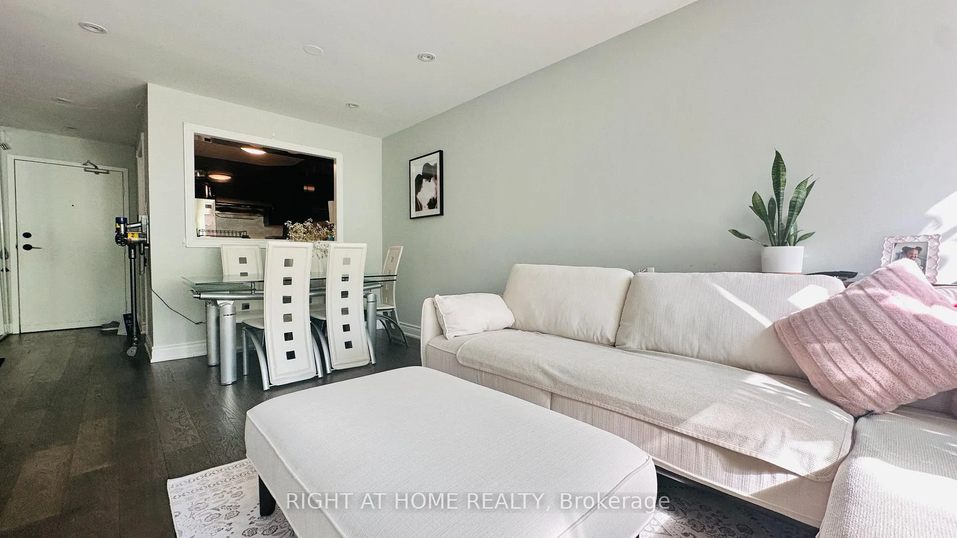 Photo 4 of Unit 209, 3050 Ellesmere Road, Scarborough, Morningside — HOMEH
