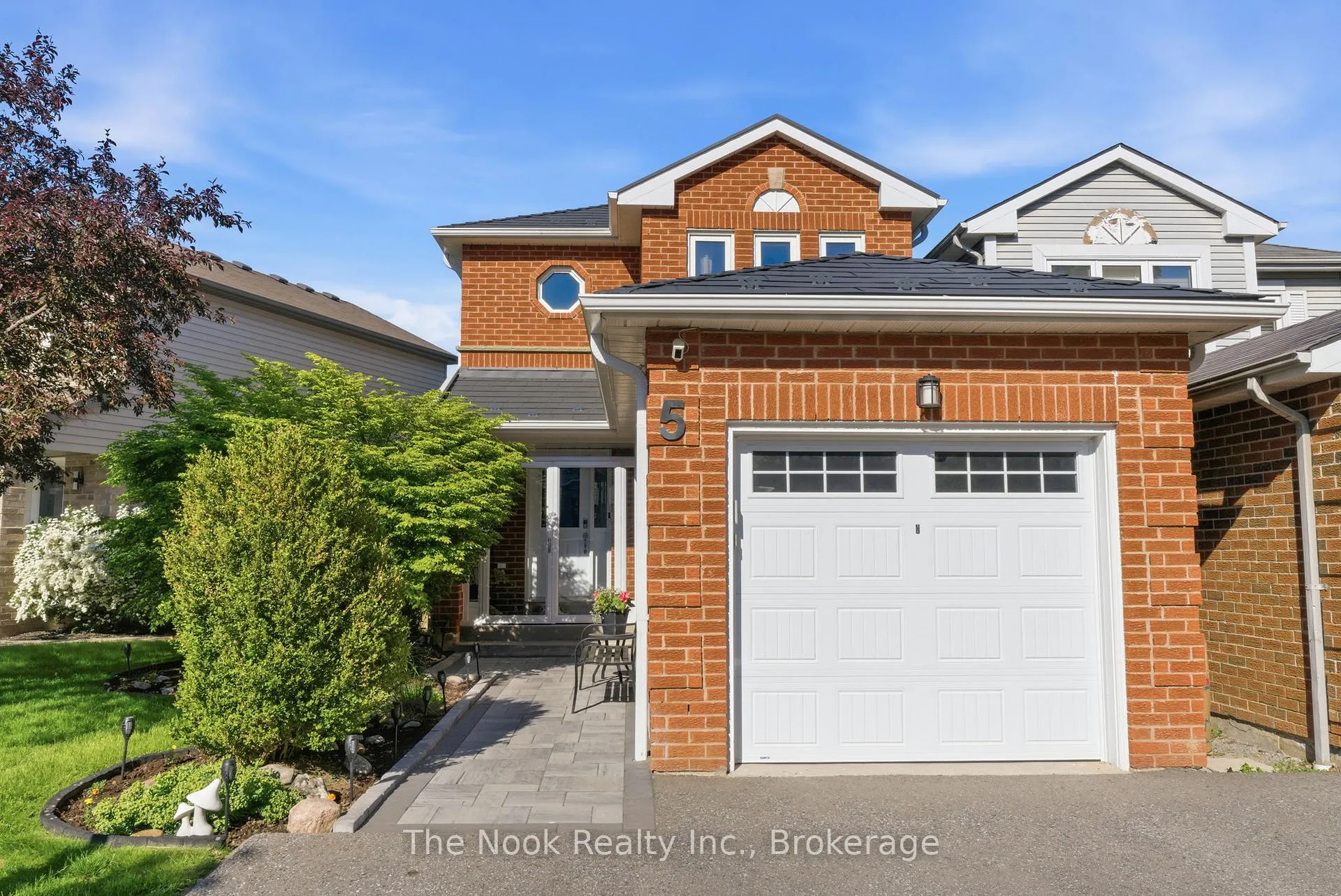 Photo 2 of 5 Teddington Crescent, Whitby, Pringle Creek — HOMEH