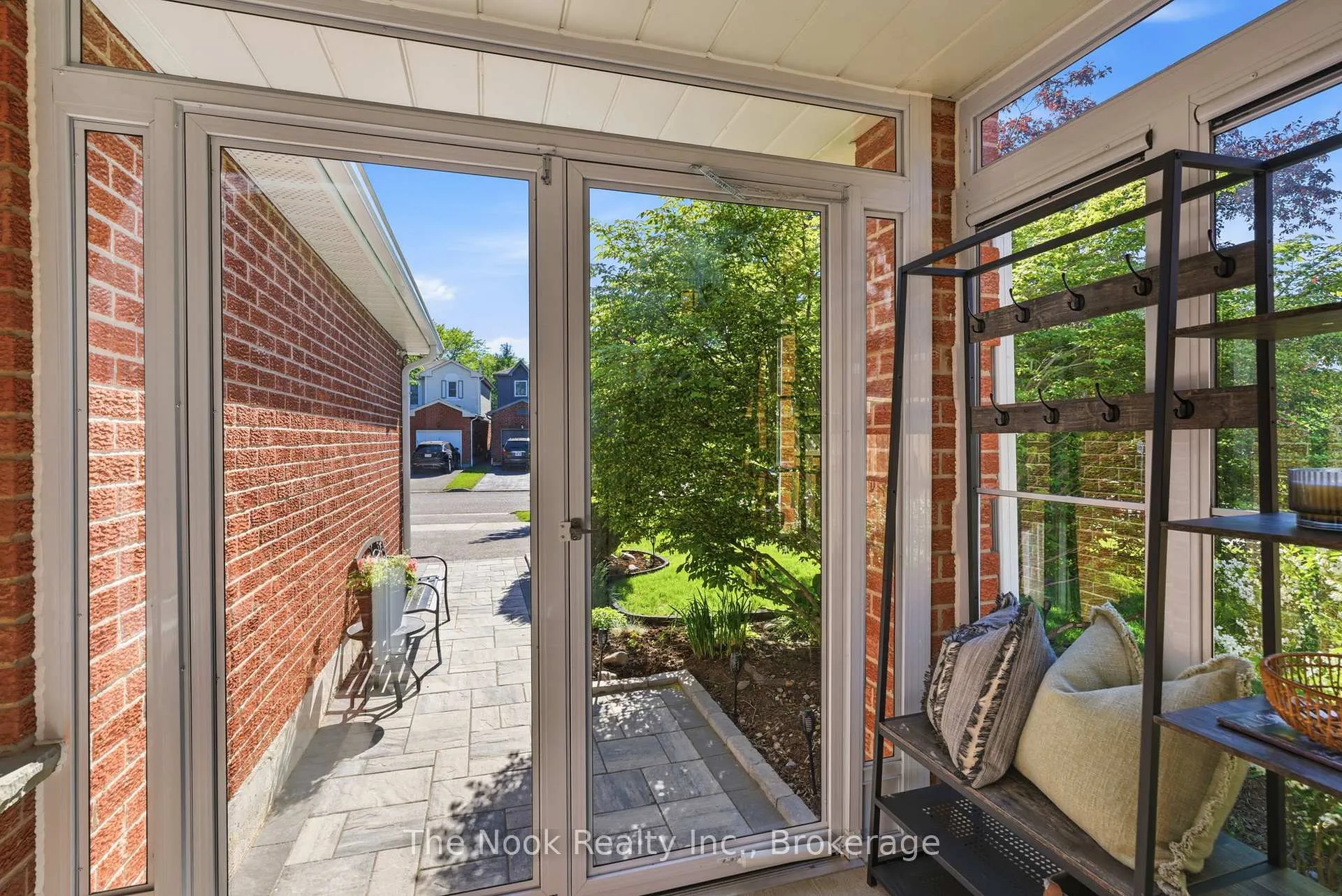 Photo 4 of 5 Teddington Crescent, Whitby, Pringle Creek — HOMEH