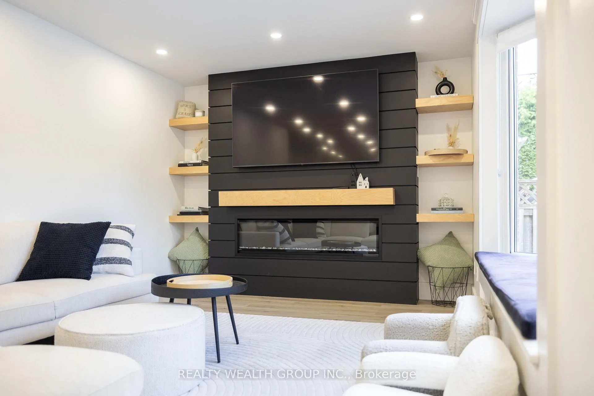 Photo 7 of 51 Haskell Crescent, Aurora, Aurora Highlands — HOMEH