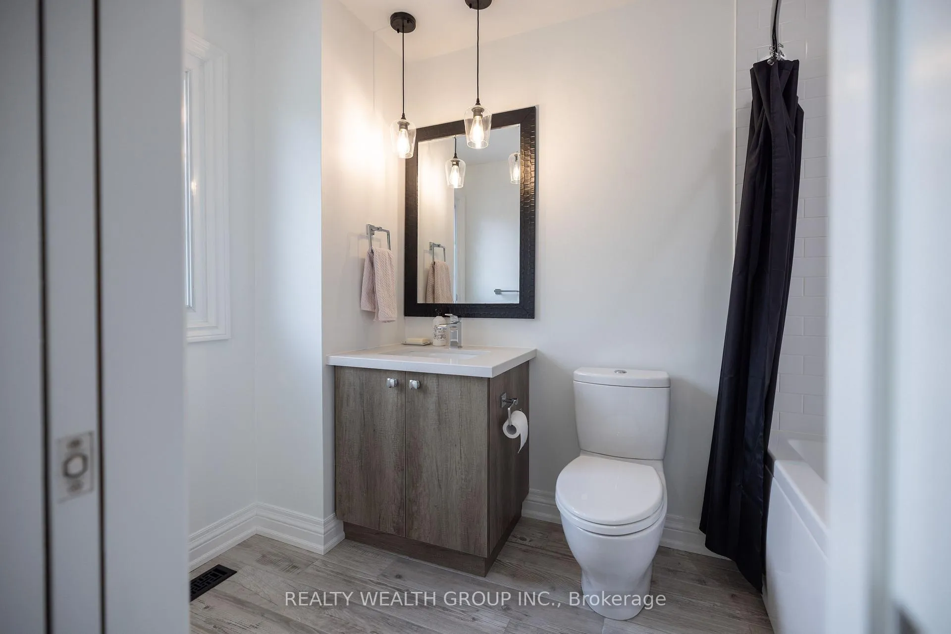 Photo 20 of 51 Haskell Crescent, Aurora, Aurora Highlands — HOMEH