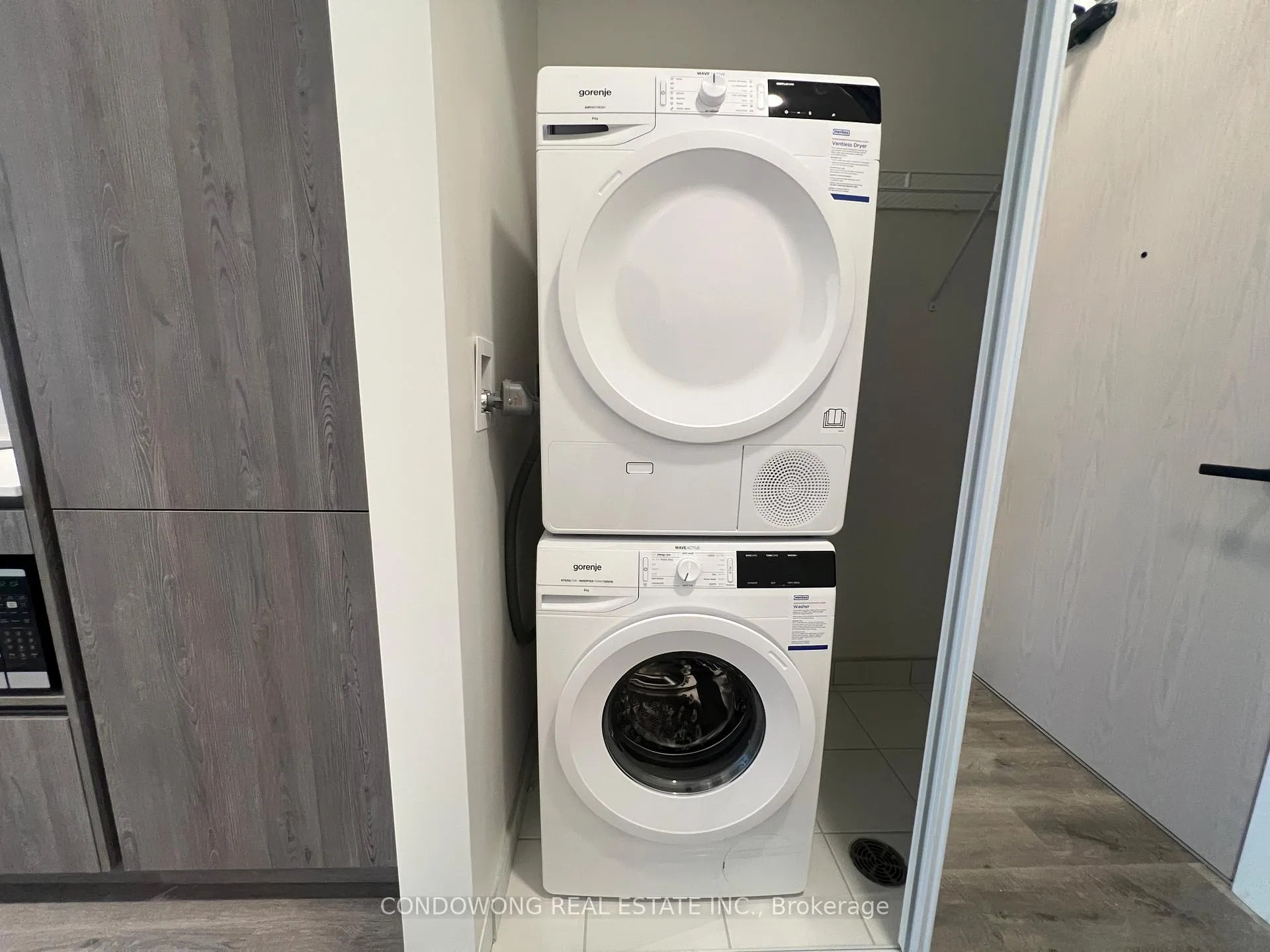Photo 3 of Unit 3708, 8 Interchange Way, Vaughan, Vaughan Corporate Centre — HOMEH
